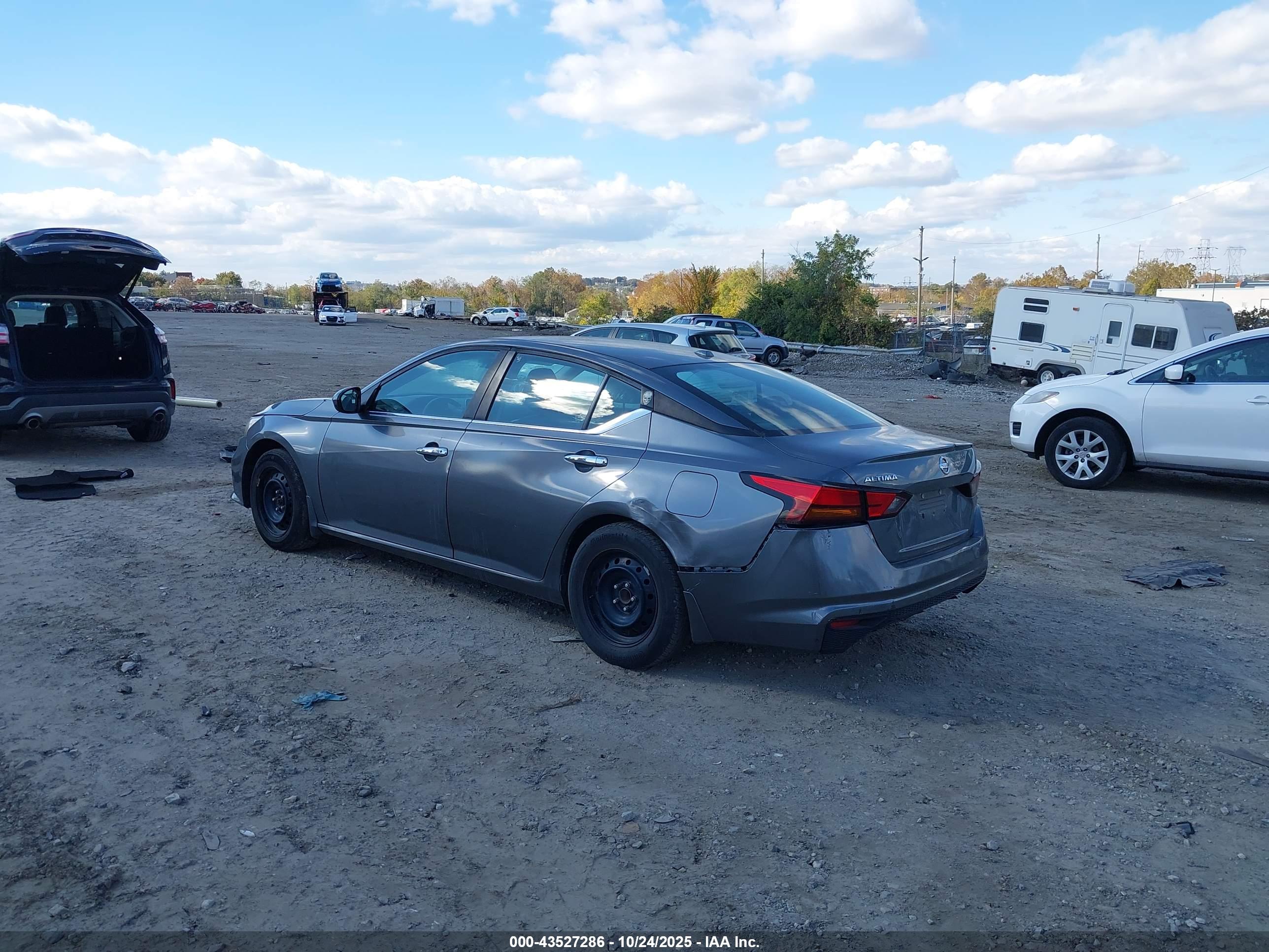 NISSAN ALTIMA image 3