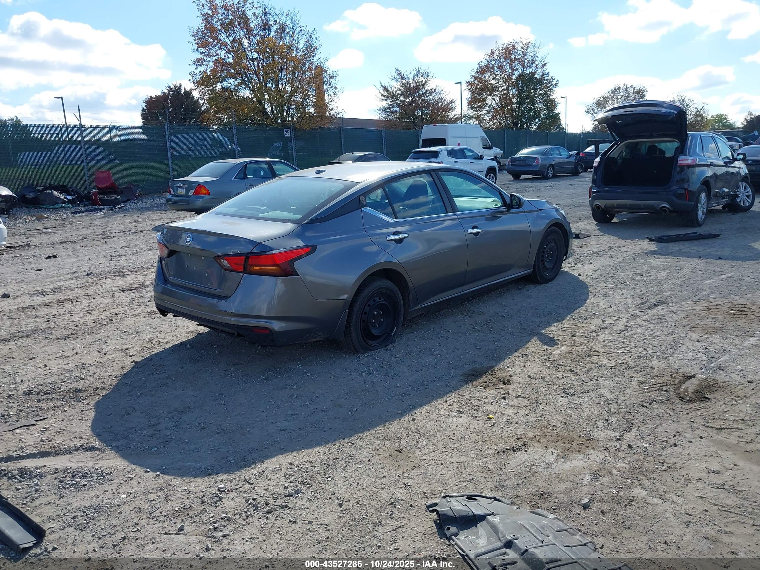 NISSAN ALTIMA image 4