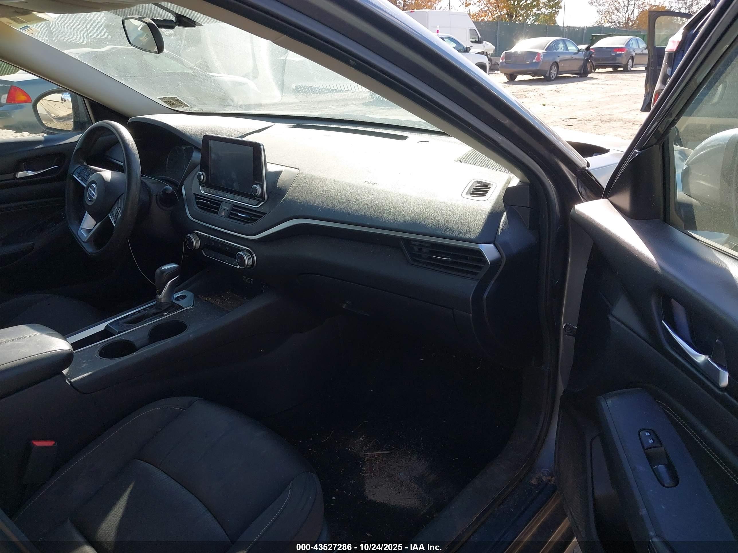 NISSAN ALTIMA image 5