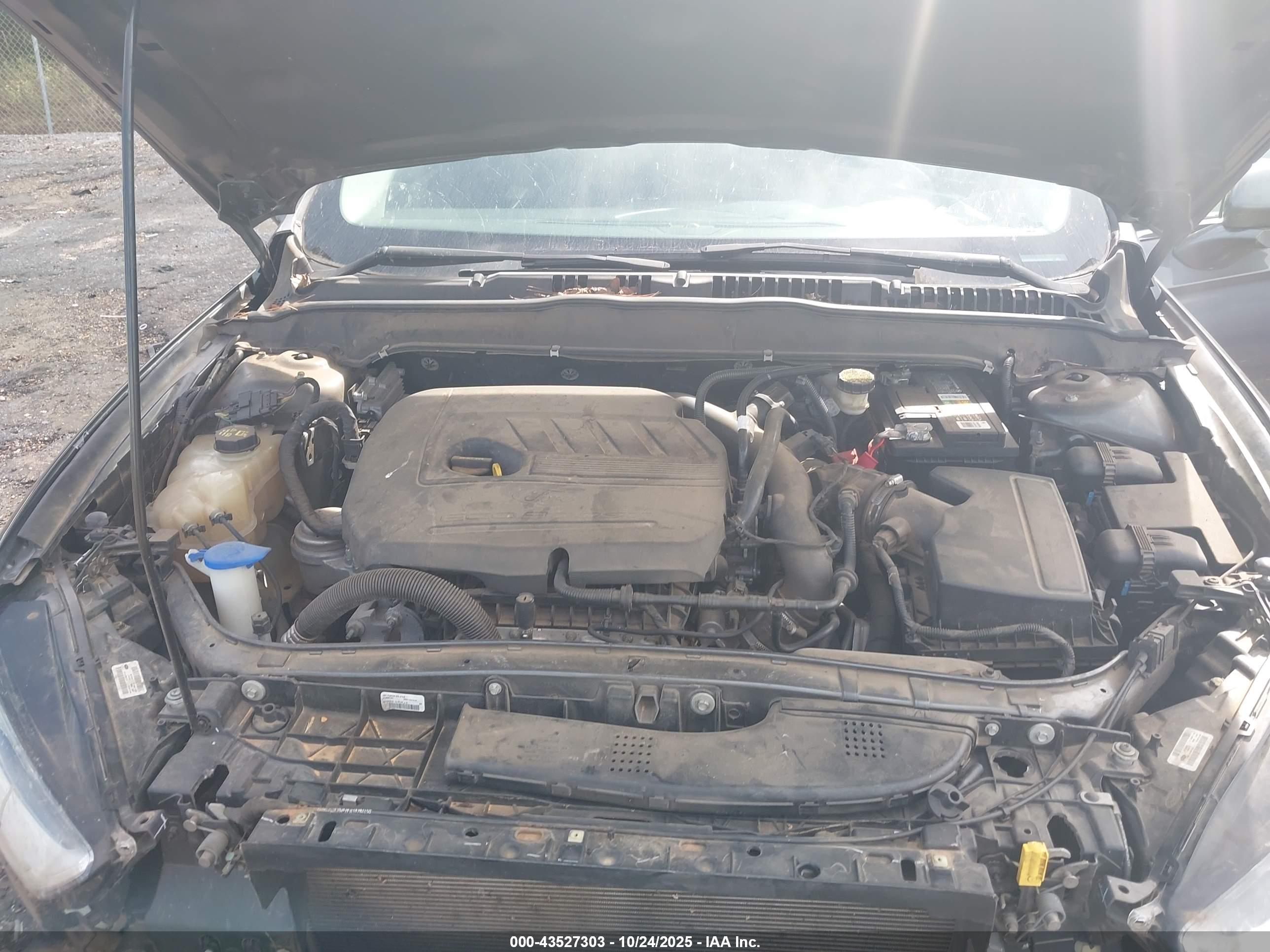 FORD FUSION image 10