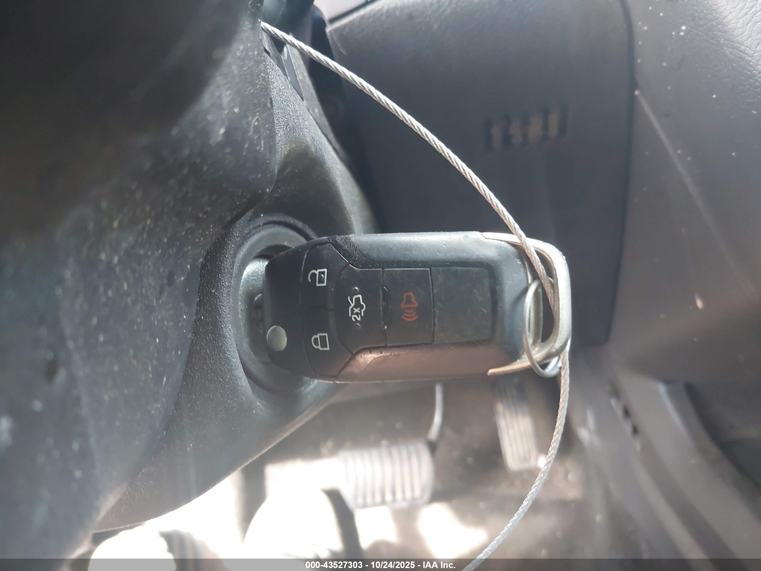 FORD FUSION image 11