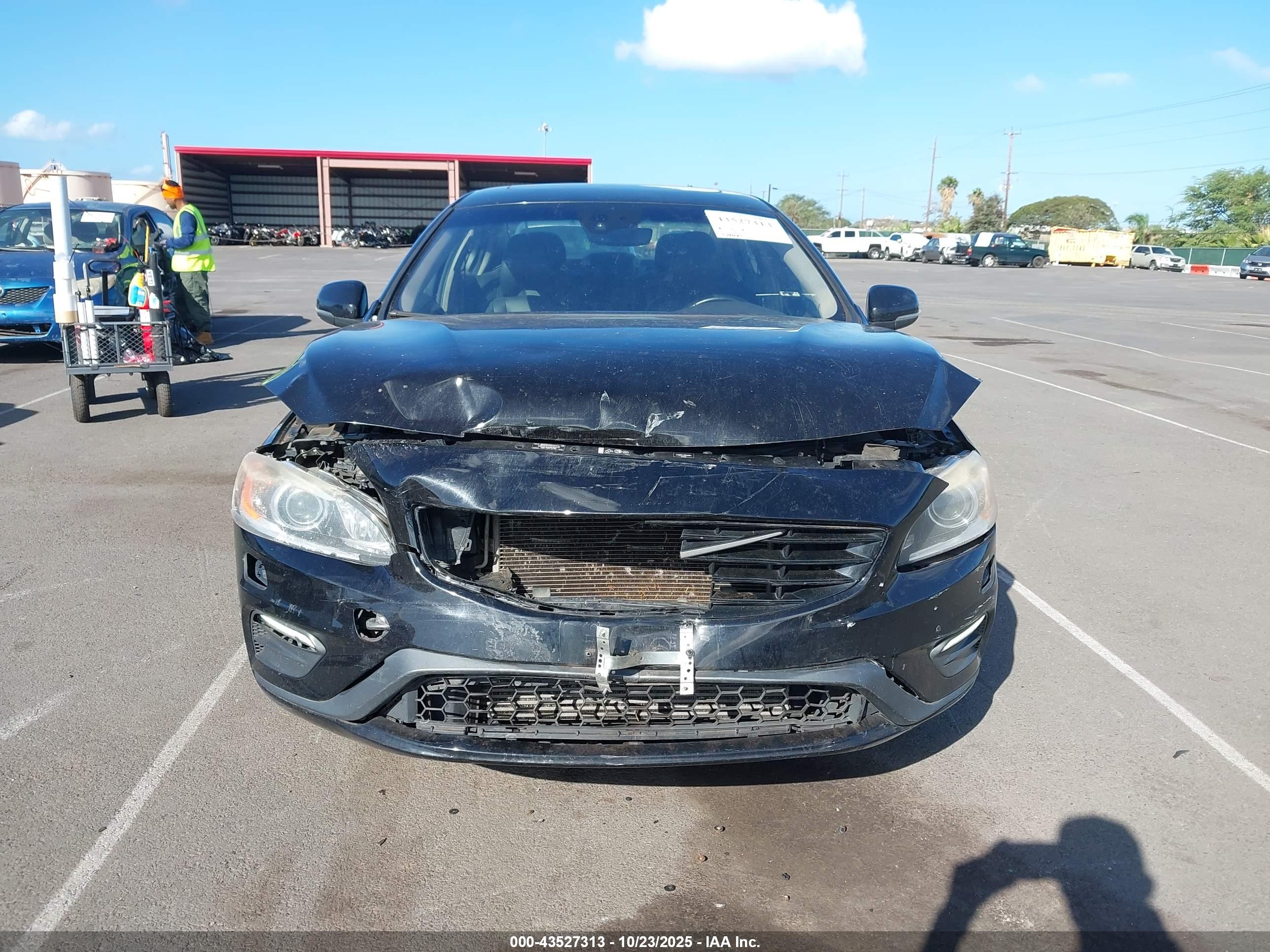 VOLVO S60 image 6