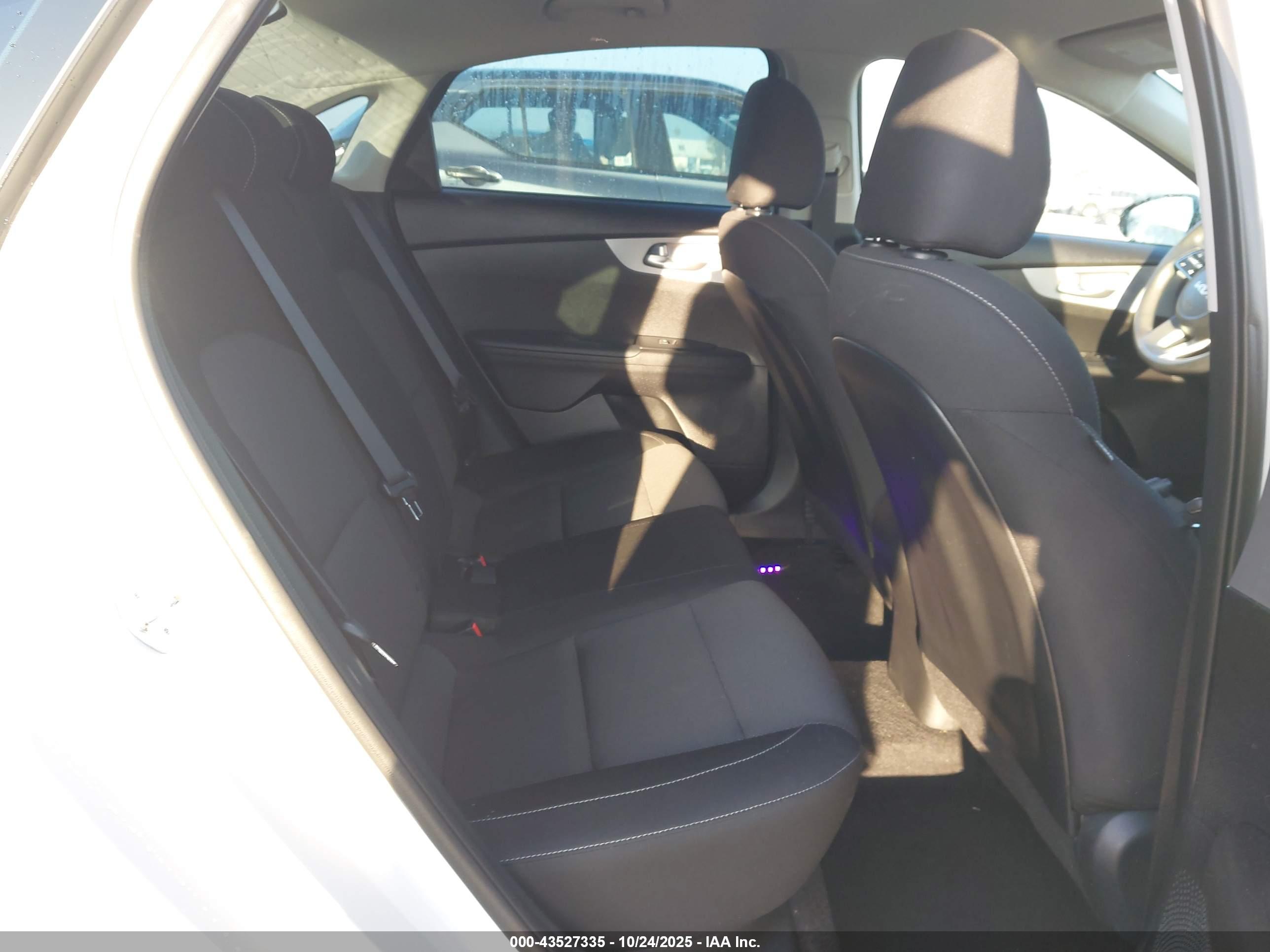 KIA FORTE image 8