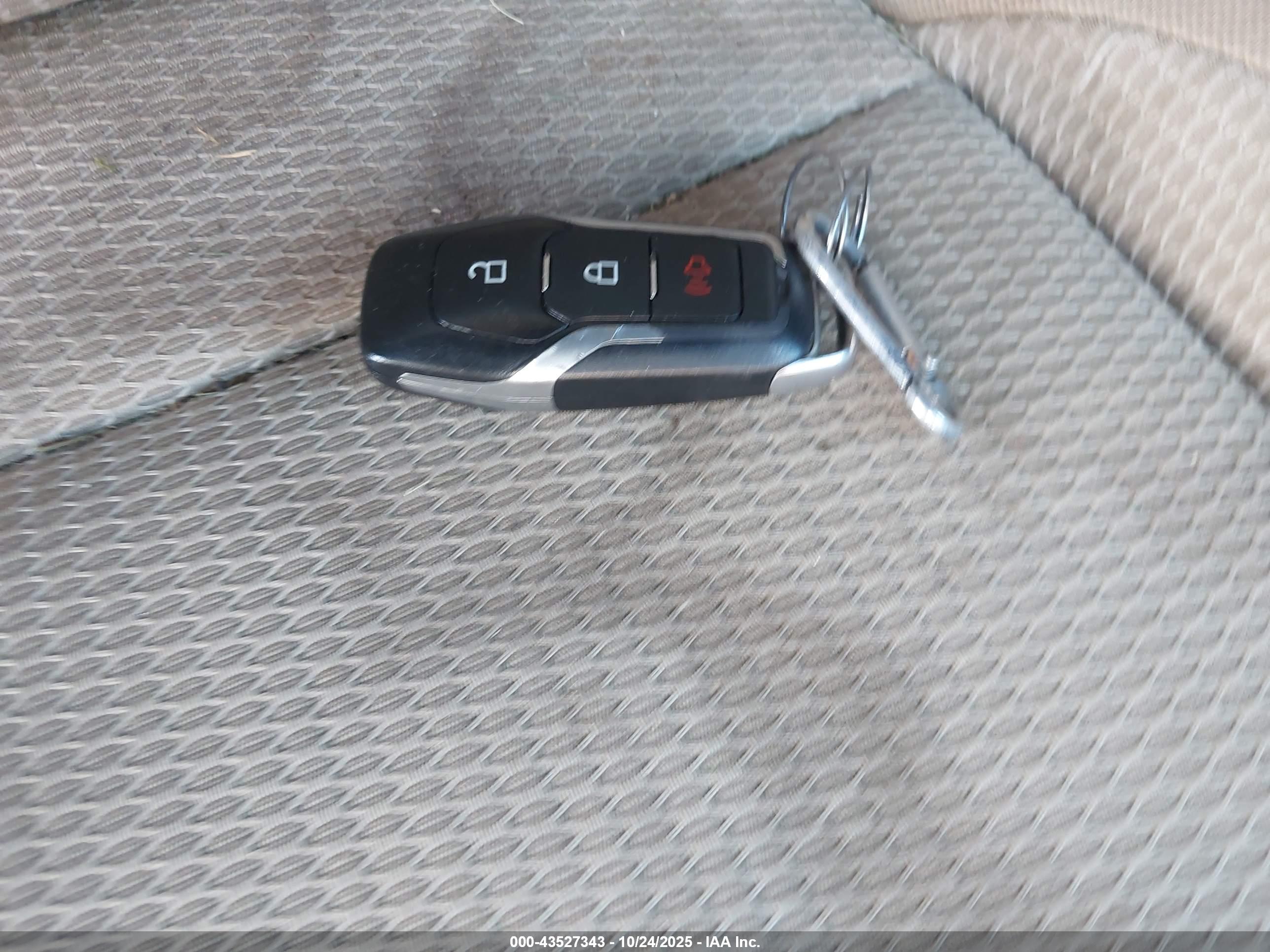 FORD EXPLORER image 11