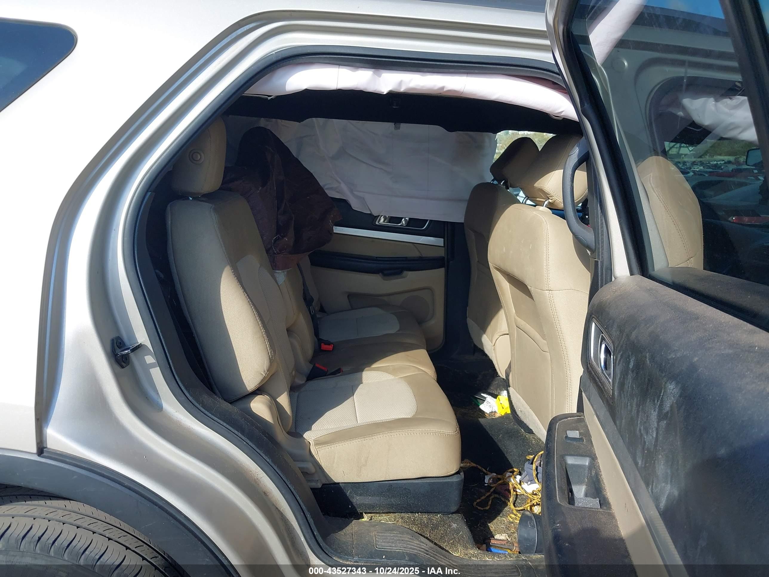 FORD EXPLORER image 8