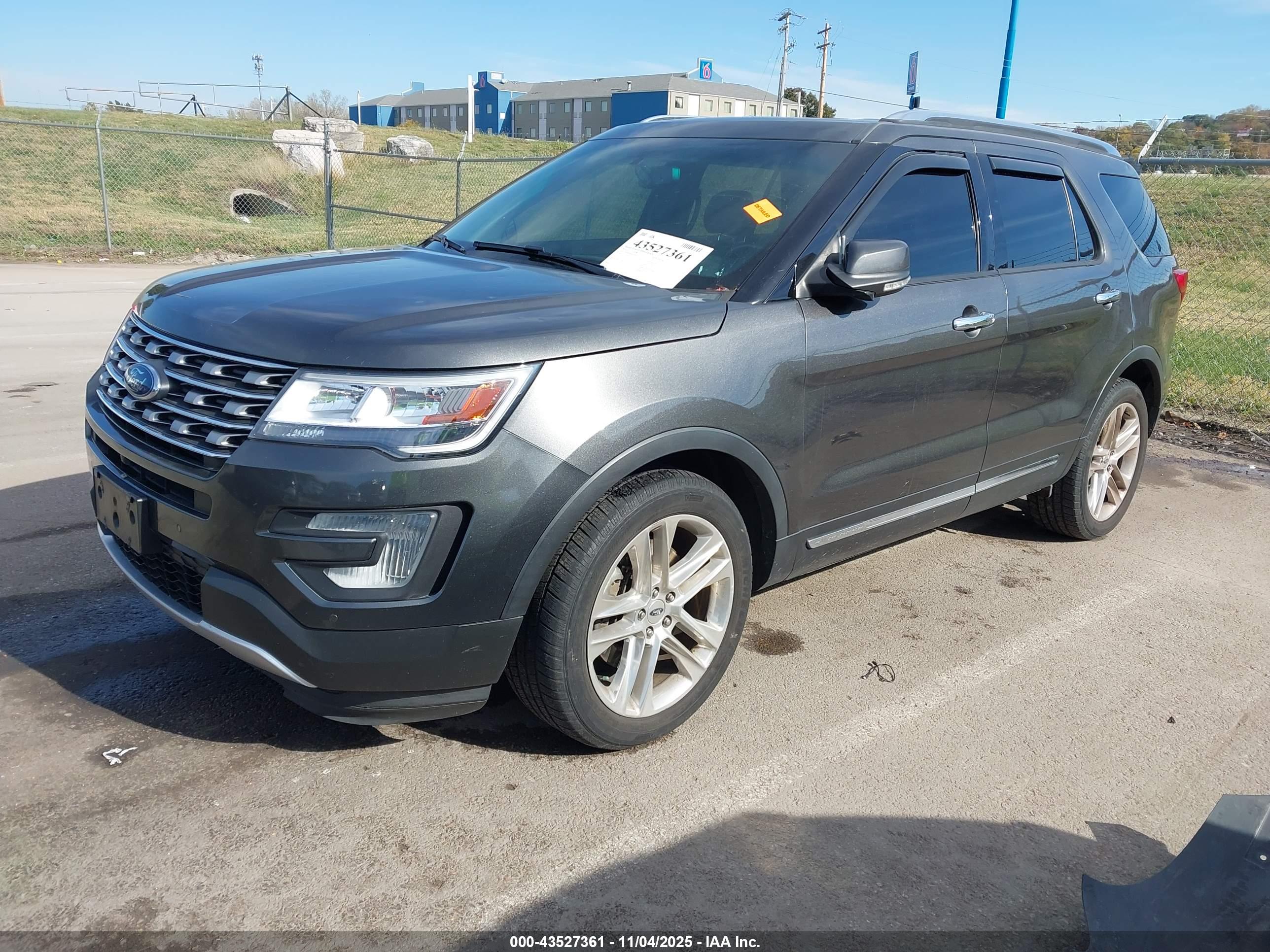 FORD EXPLORER image 2