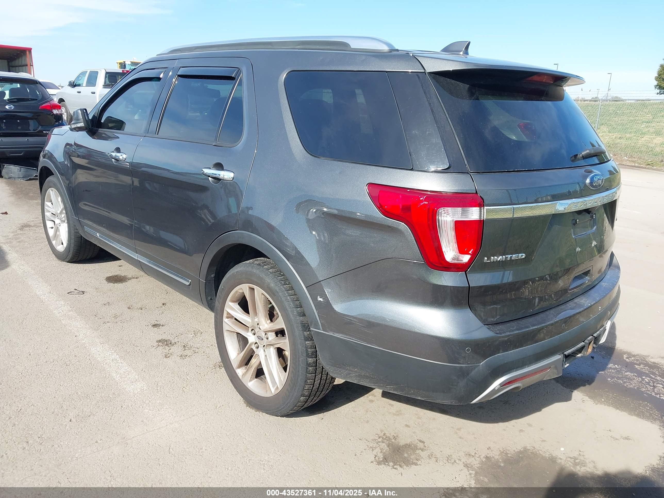 FORD EXPLORER image 3