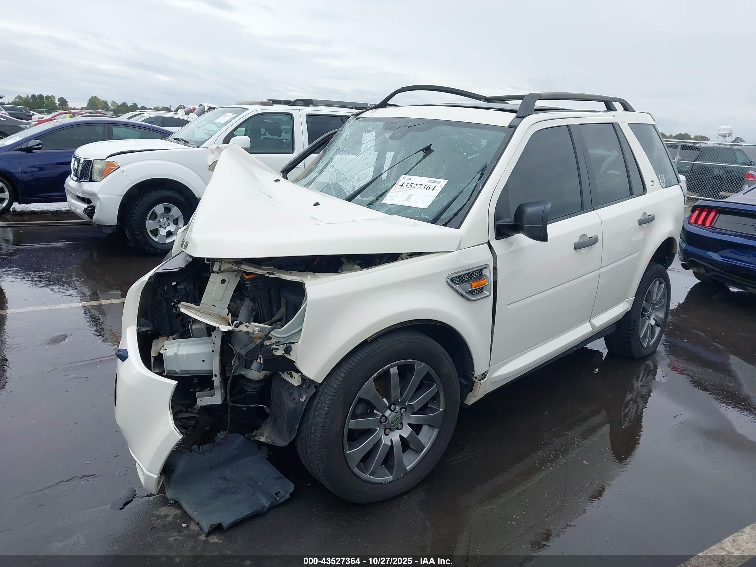LAND ROVER image 2
