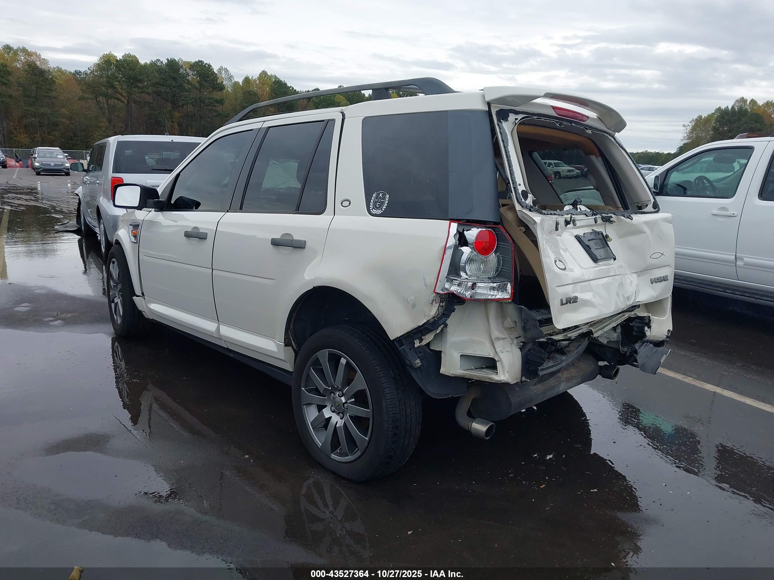 LAND ROVER image 3