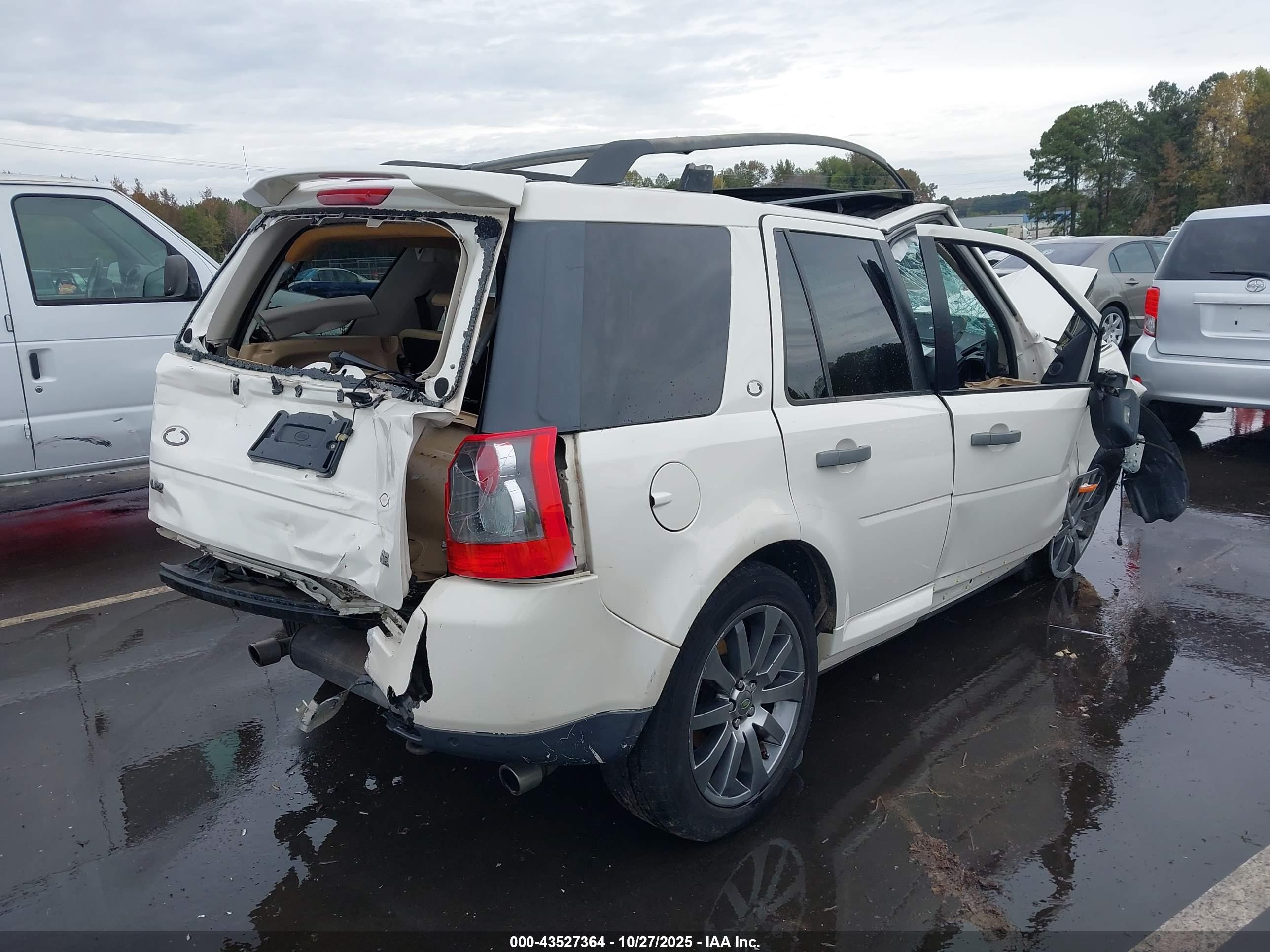 LAND ROVER image 4