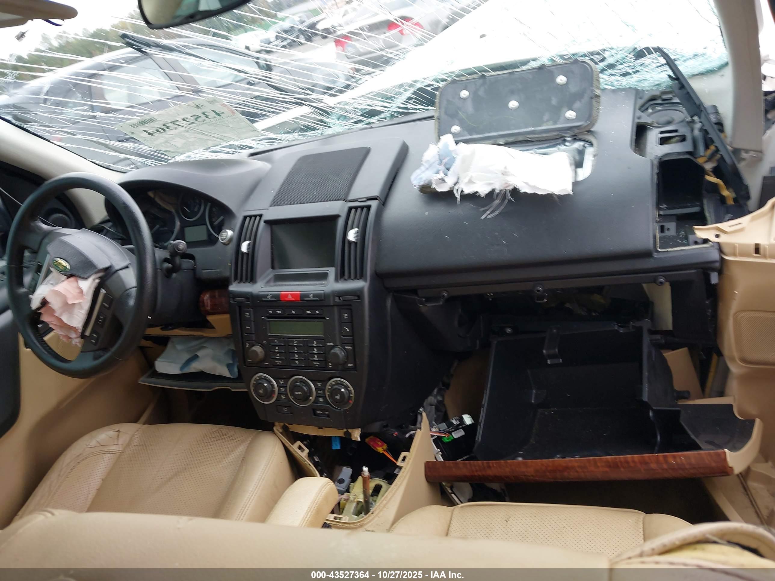LAND ROVER image 5
