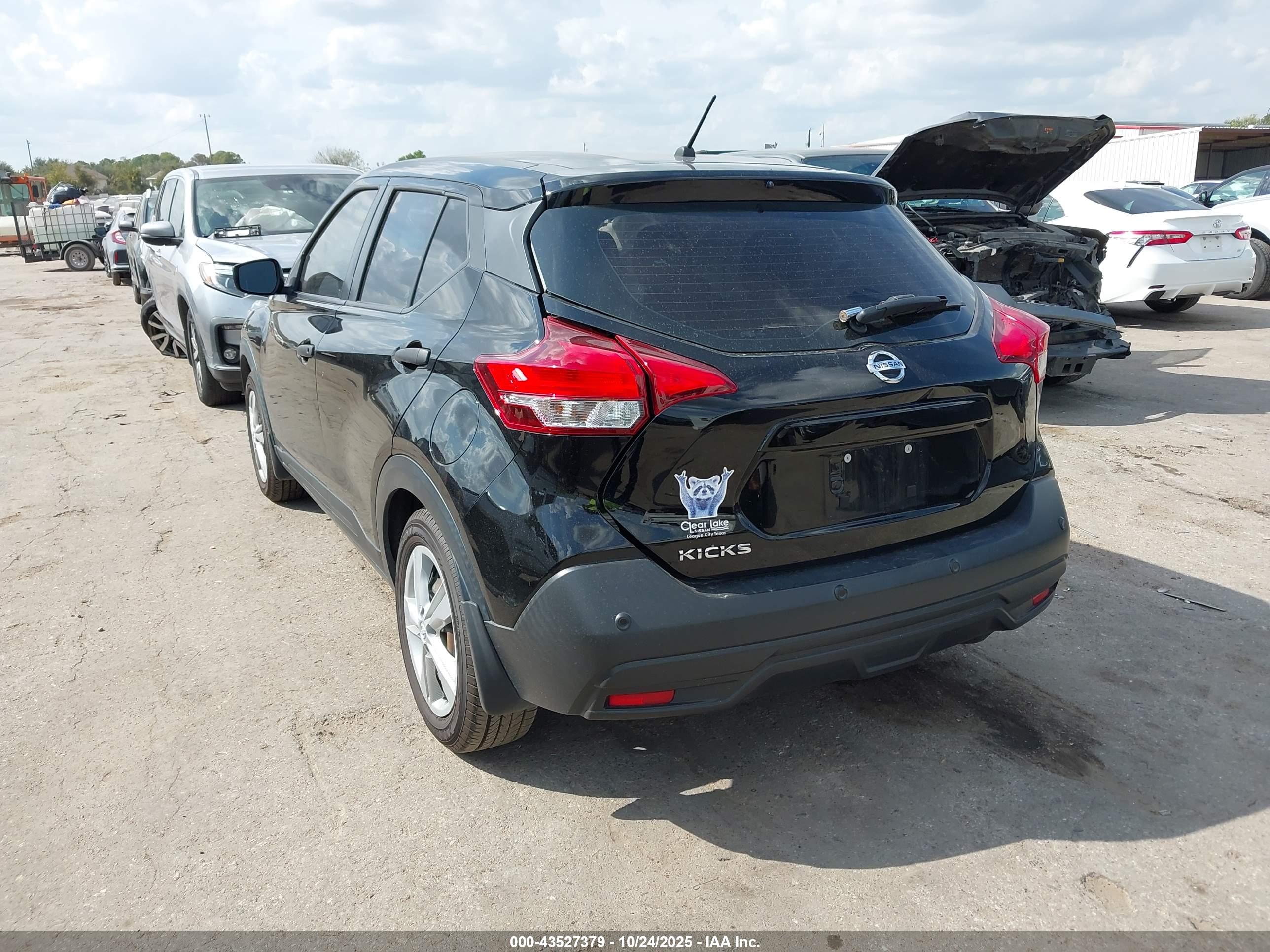 NISSAN KICKS image 3