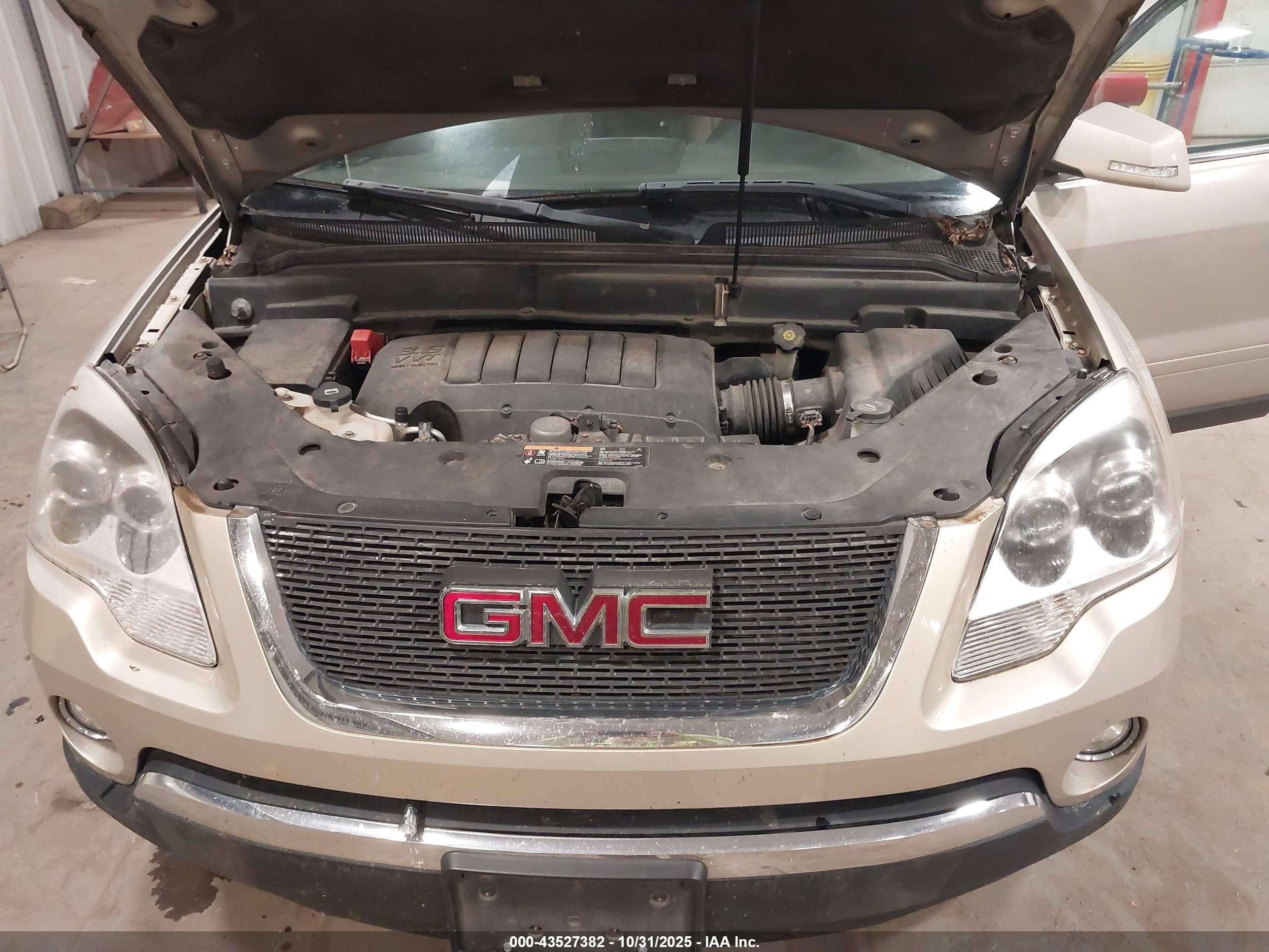 GMC ACADIA image 10