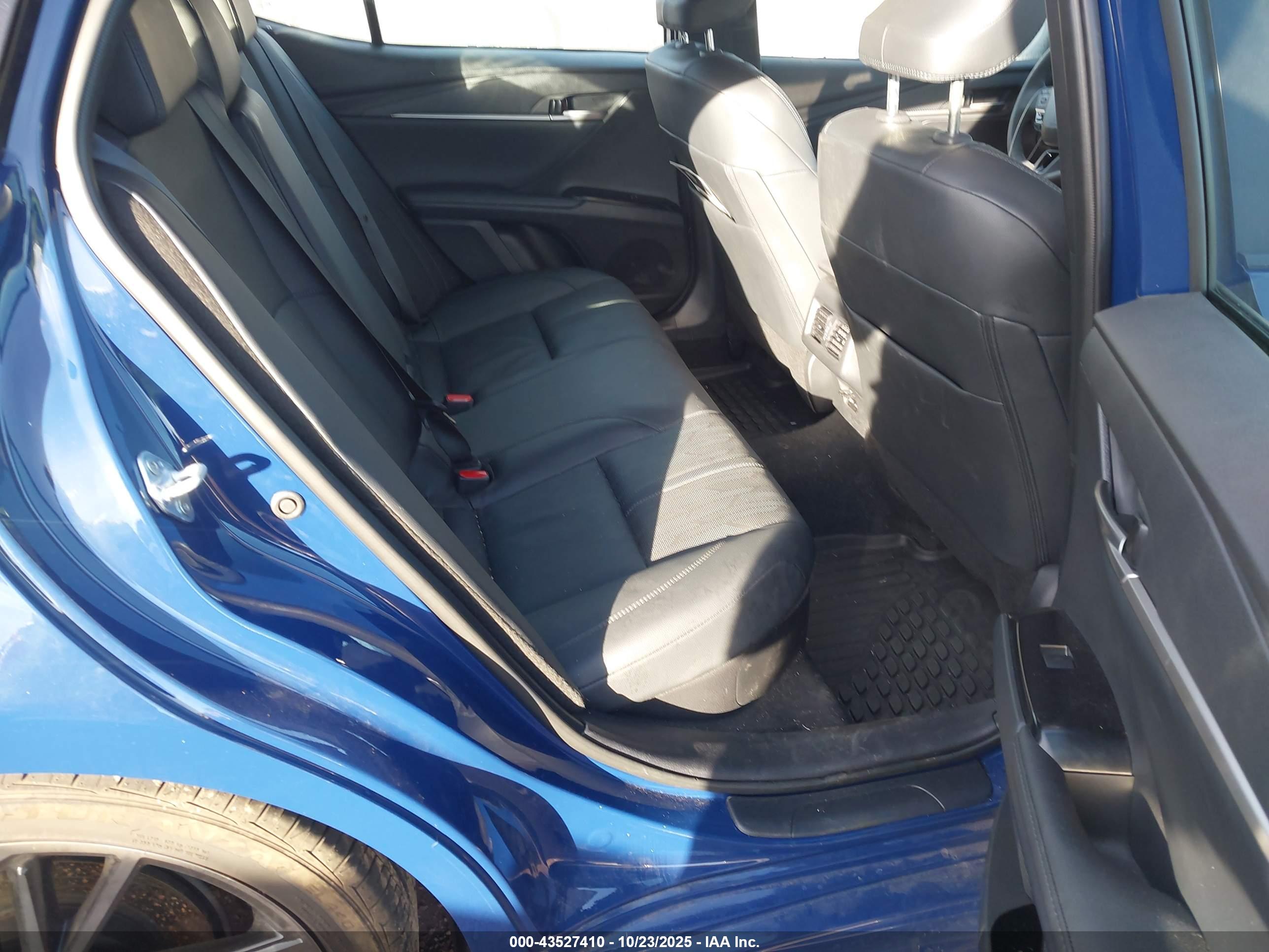 TOYOTA CAMRY image 8