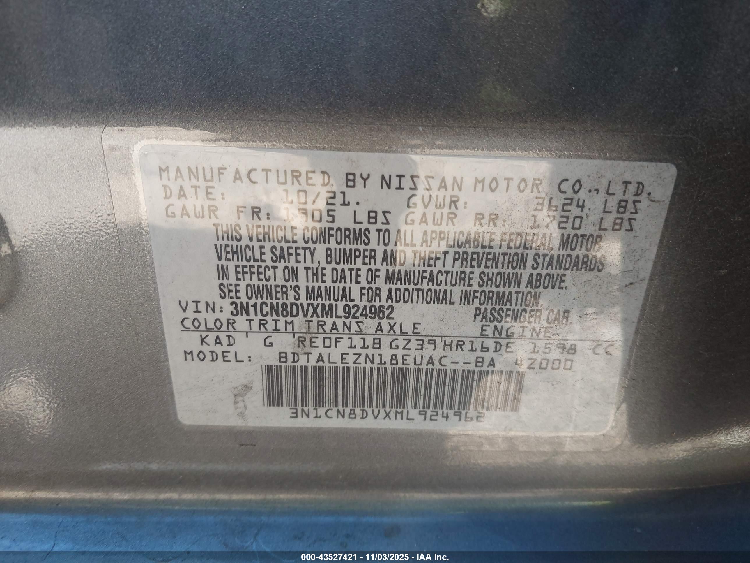 NISSAN VERSA image 9