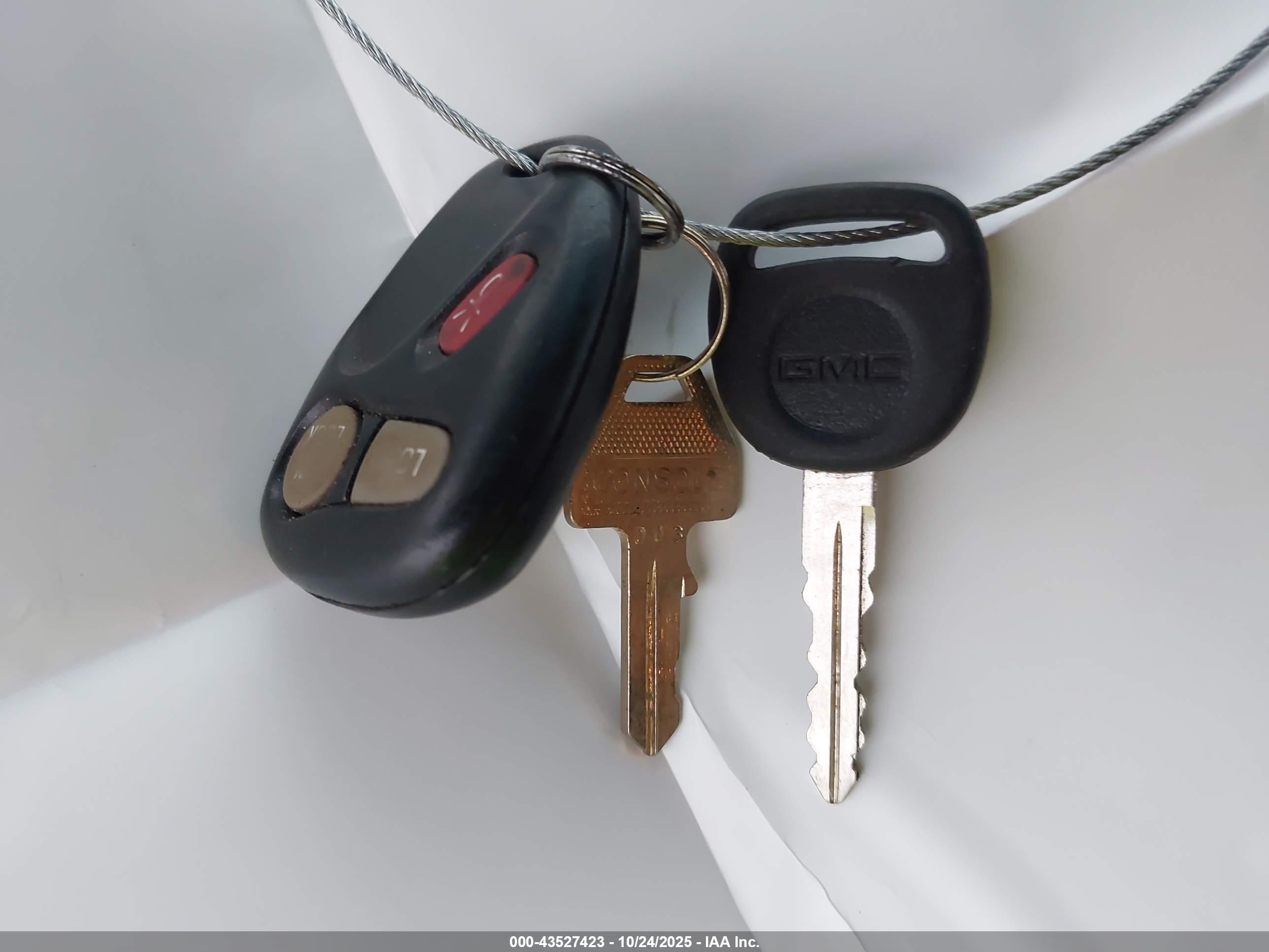 GMC SIERRA image 11