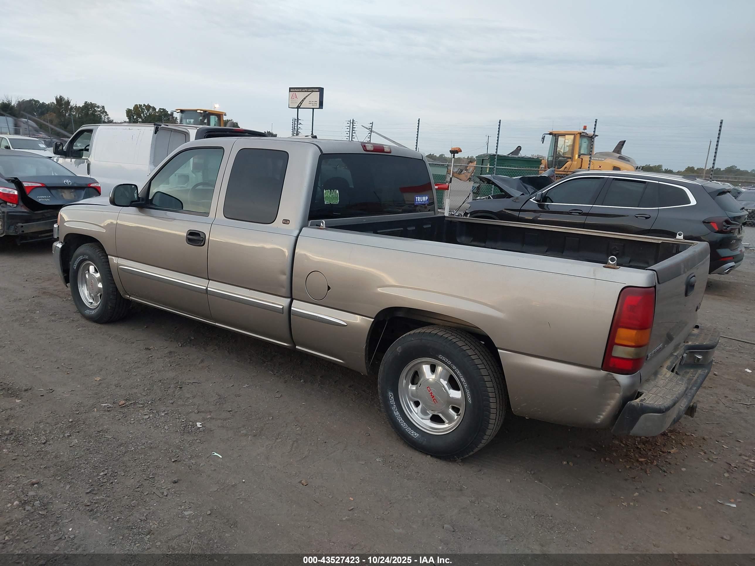 GMC SIERRA image 3