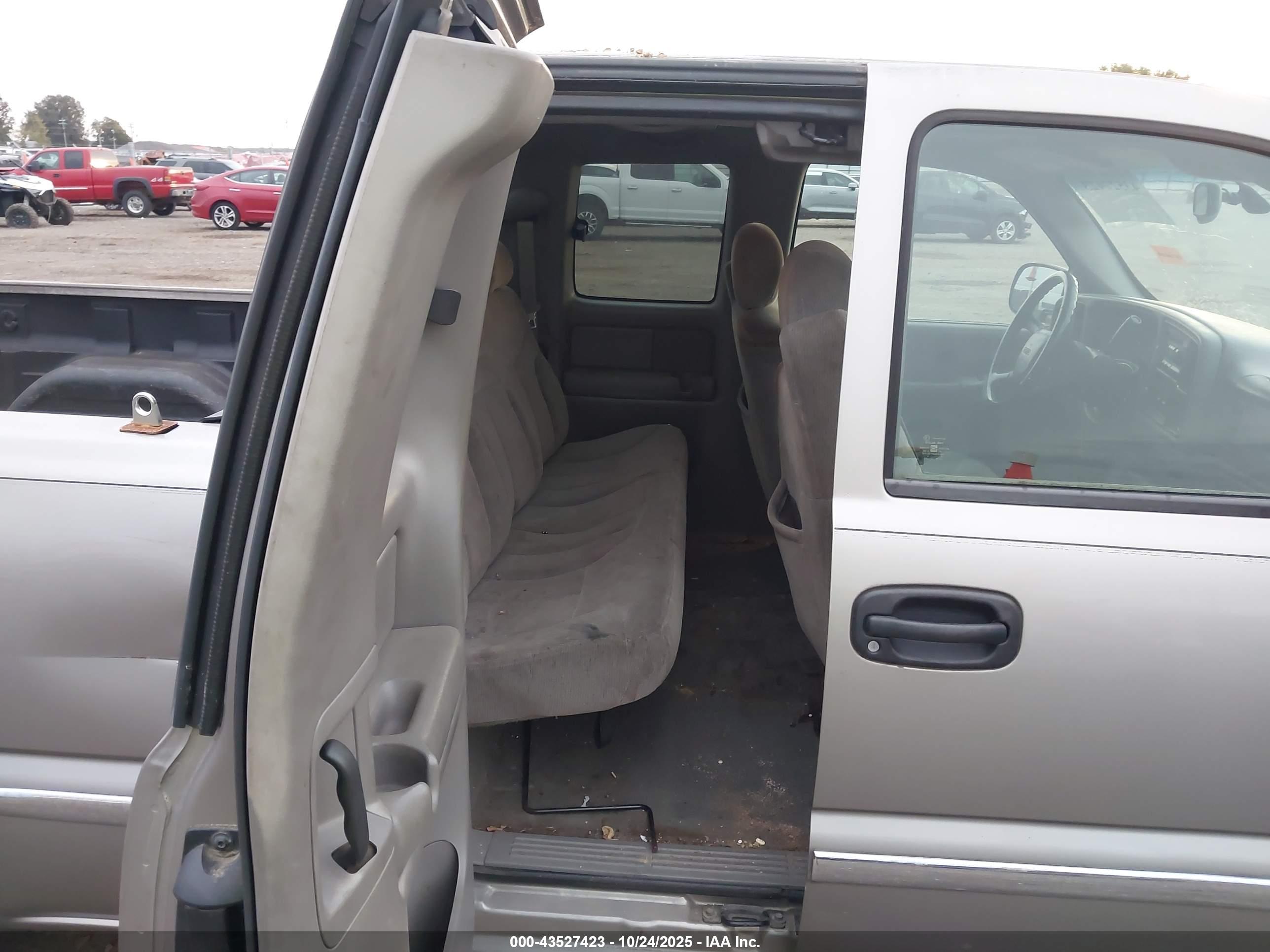 GMC SIERRA image 8