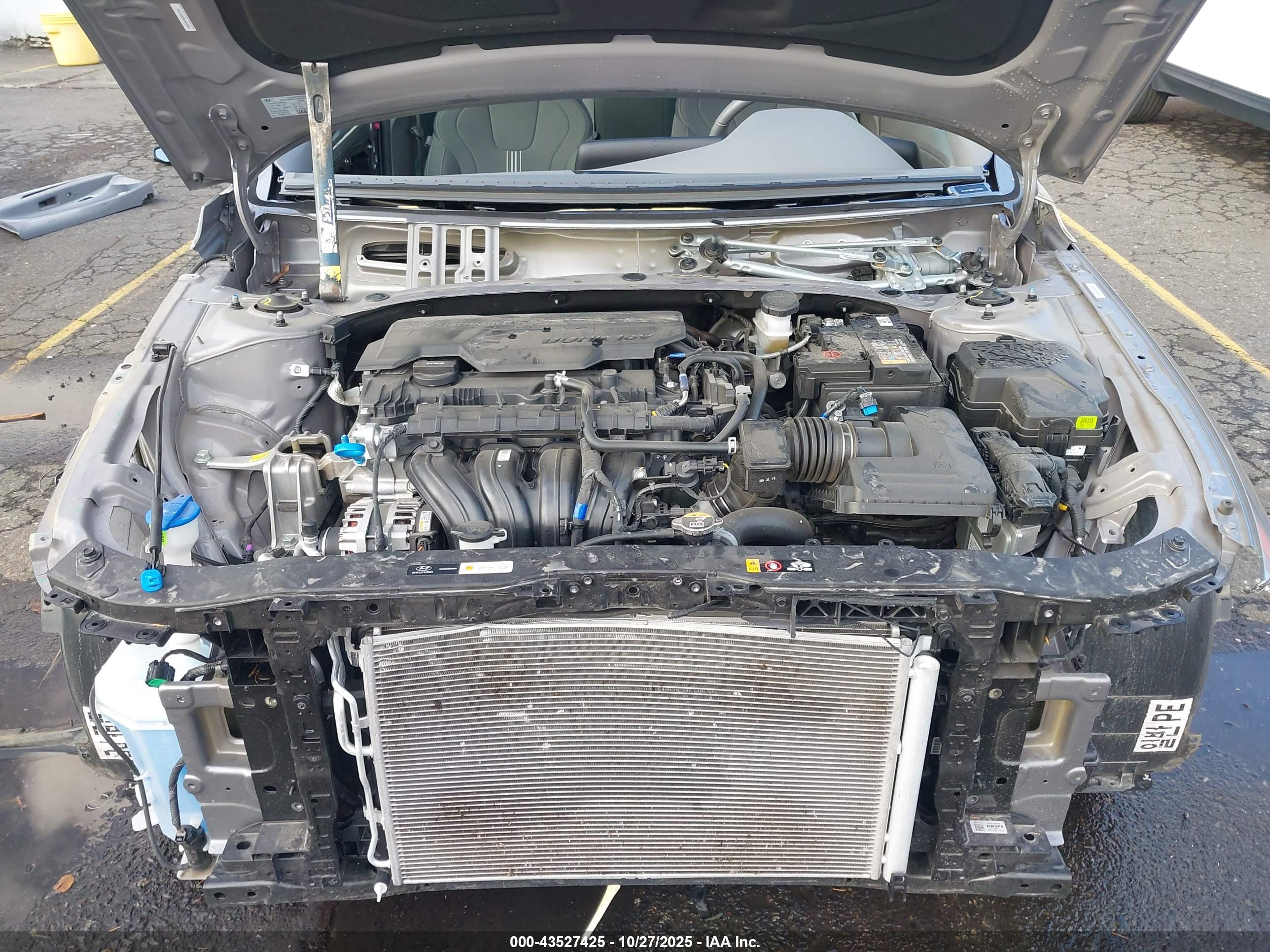 HYUNDAI ELANTRA image 10