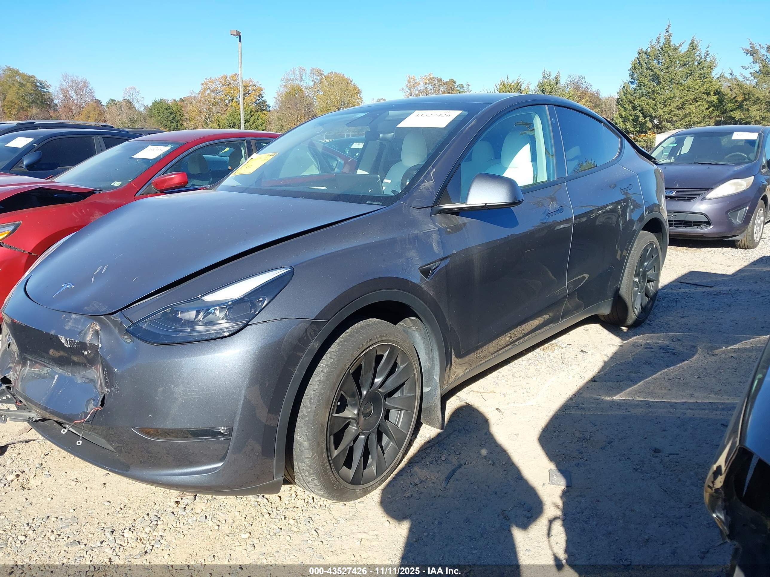 TESLA MODEL image 2