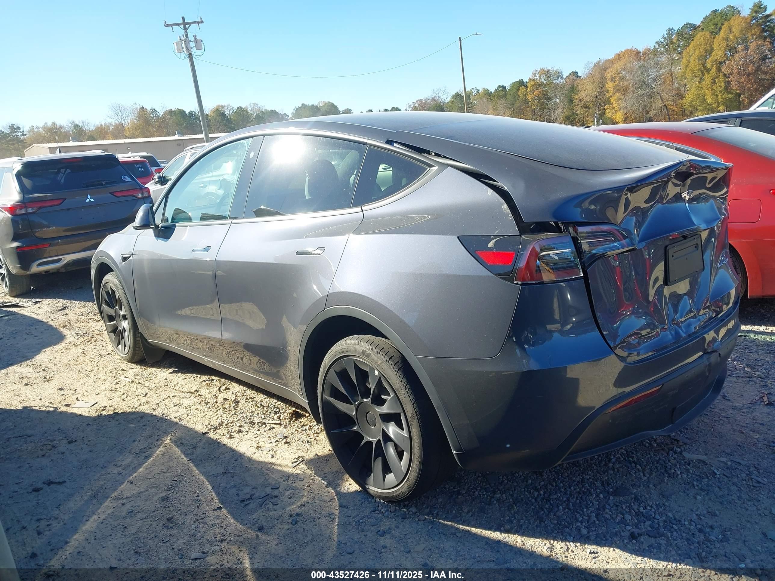 TESLA MODEL image 3
