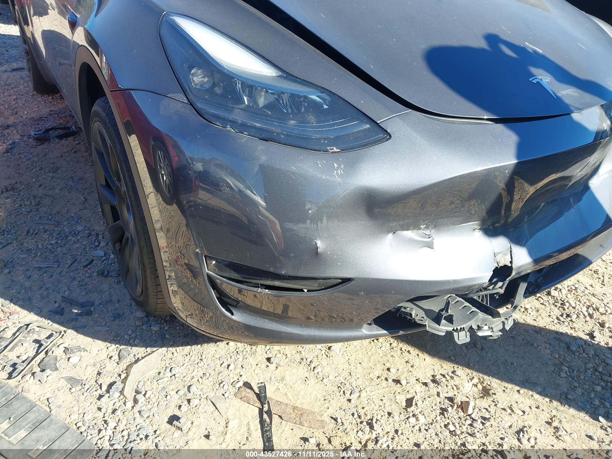 TESLA MODEL image 6