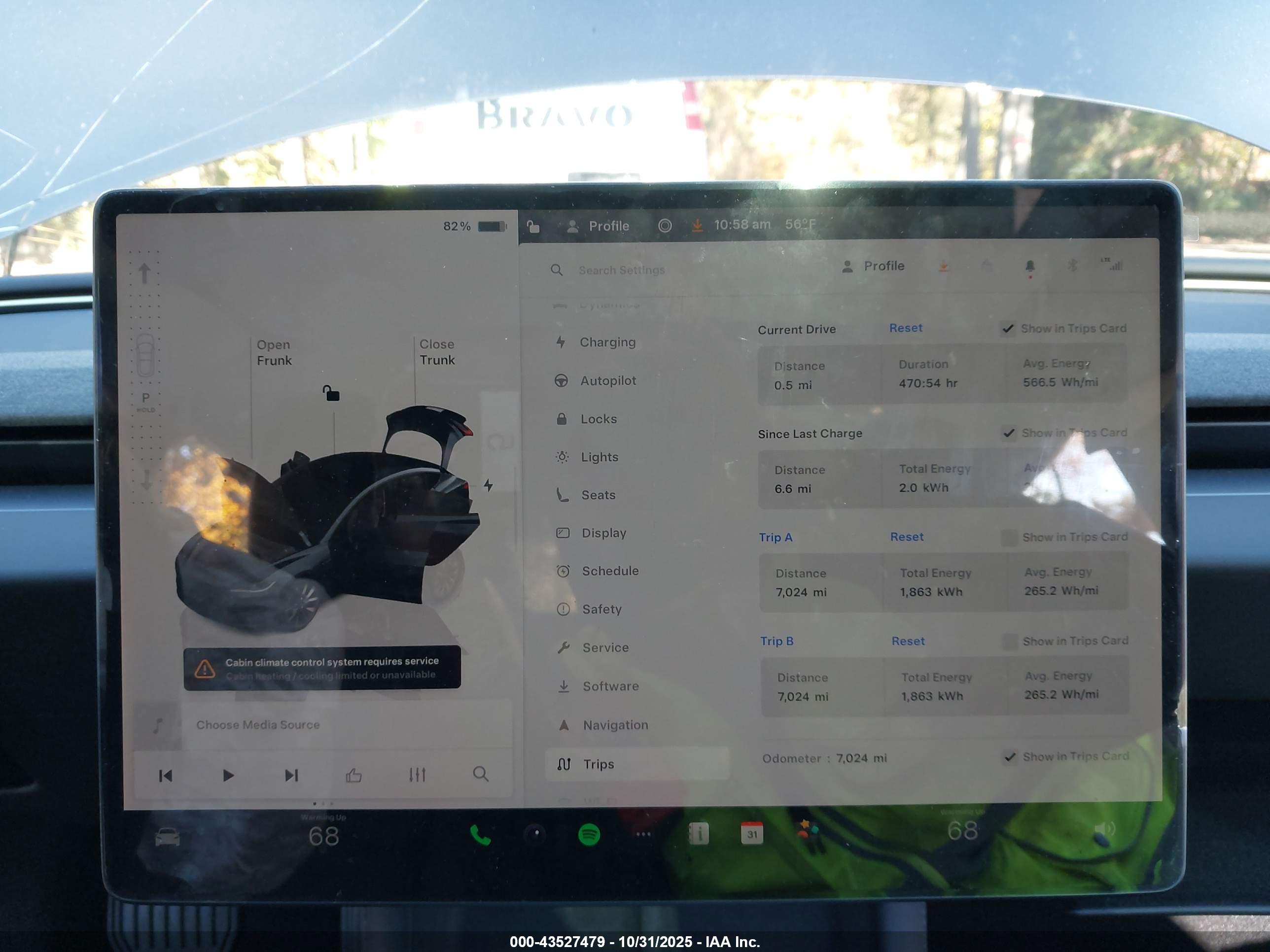 TESLA MODEL image 7
