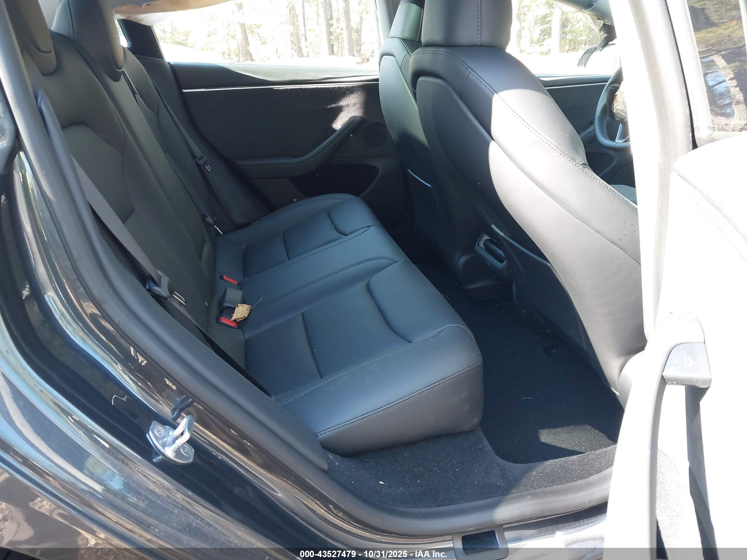 TESLA MODEL image 8