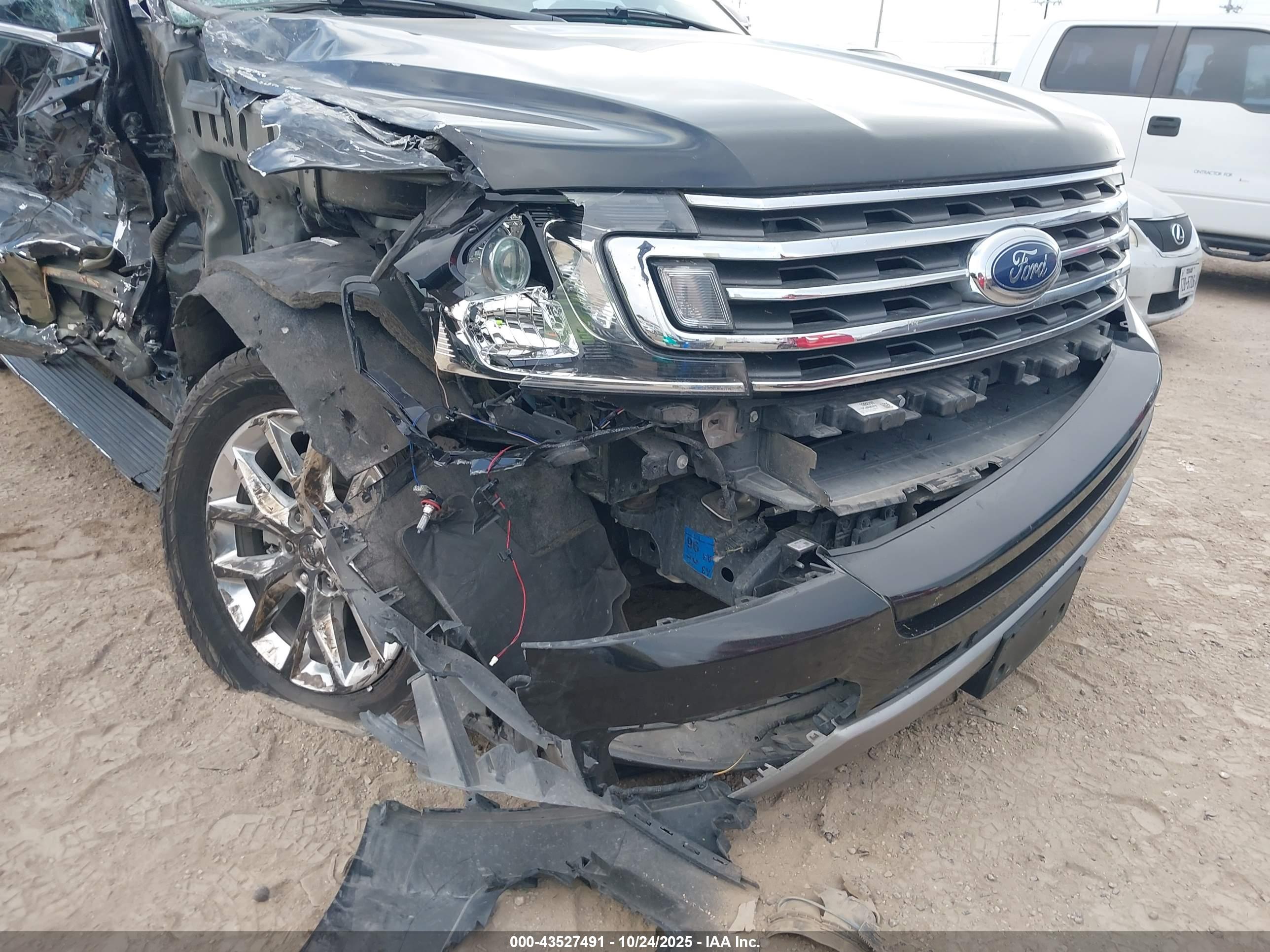 FORD EXPEDITION image 6