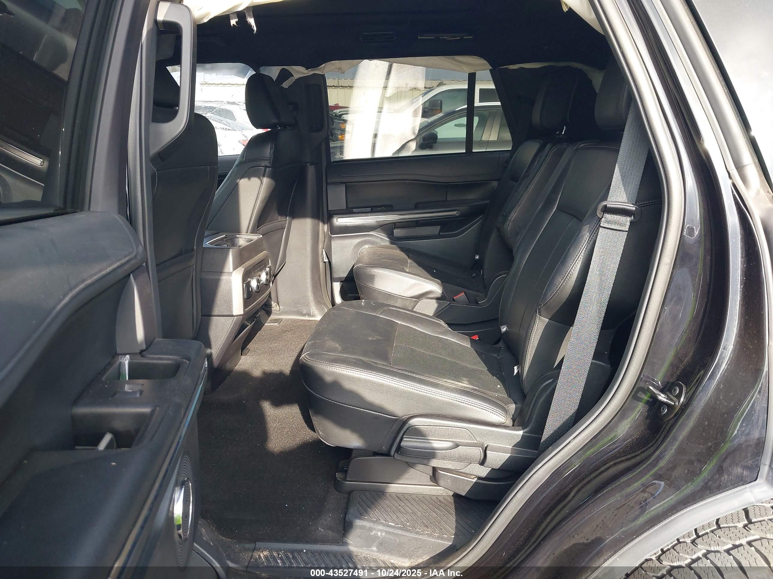 FORD EXPEDITION image 8