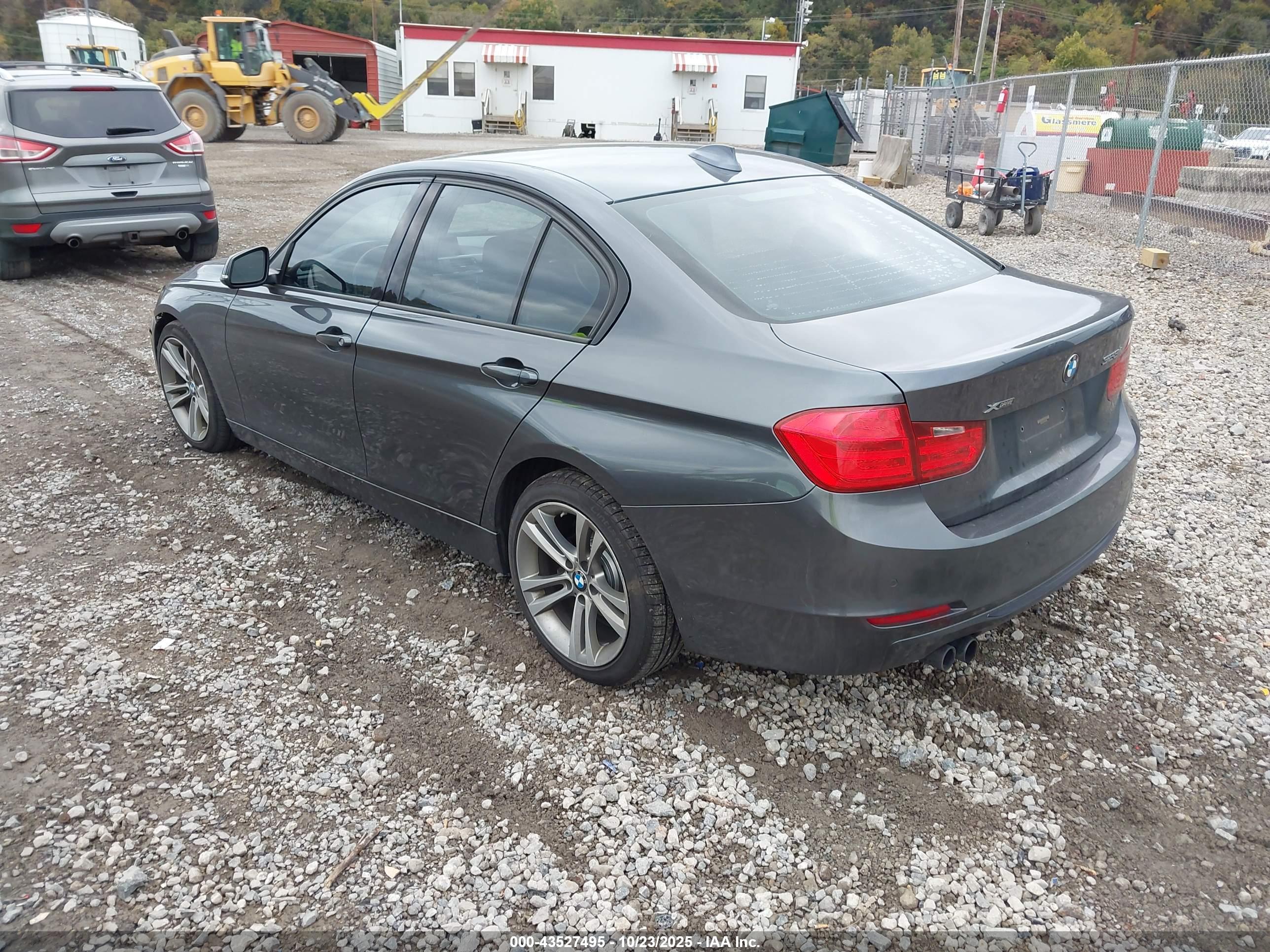 BMW 328I image 3