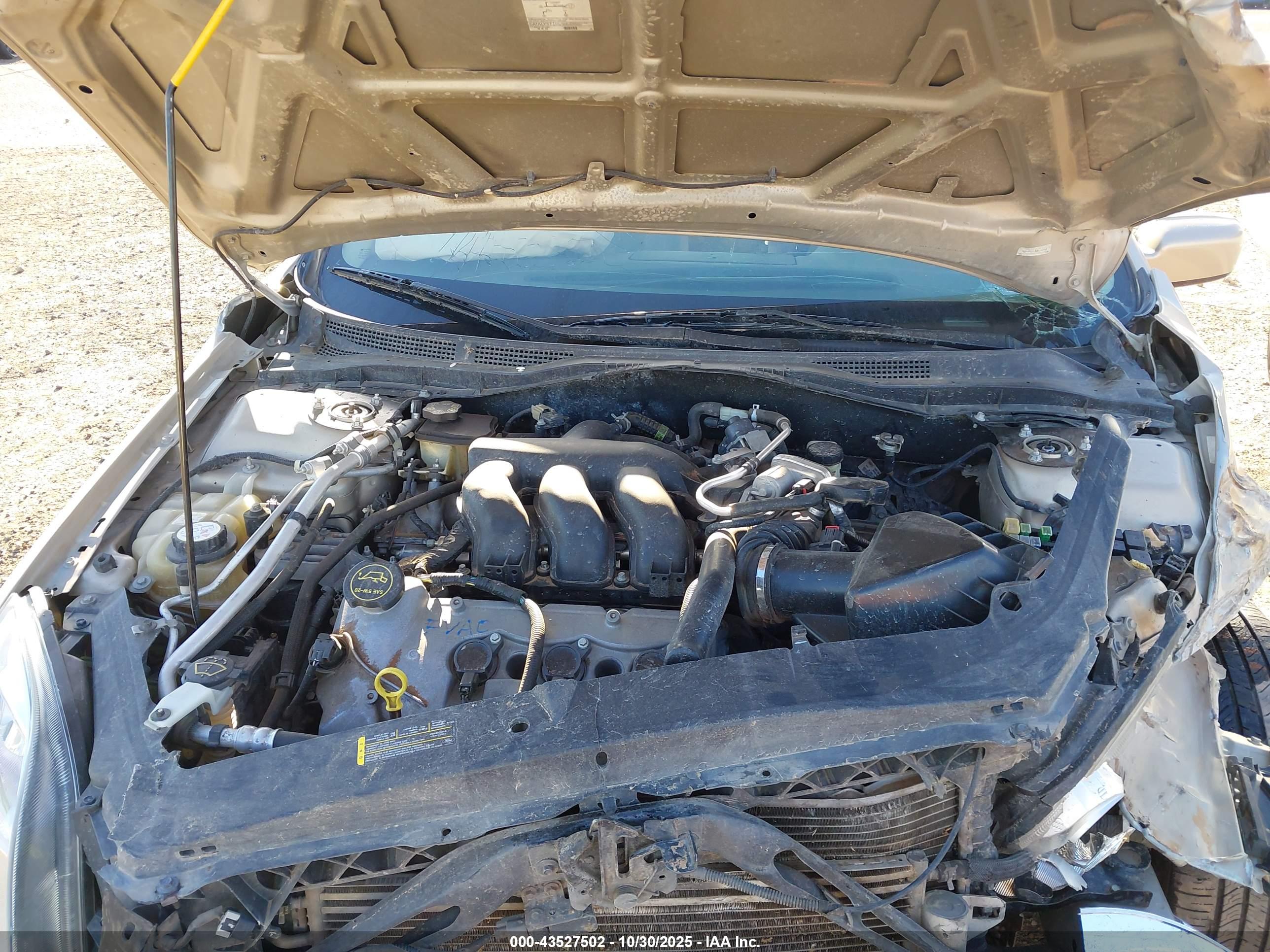 FORD FUSION image 10