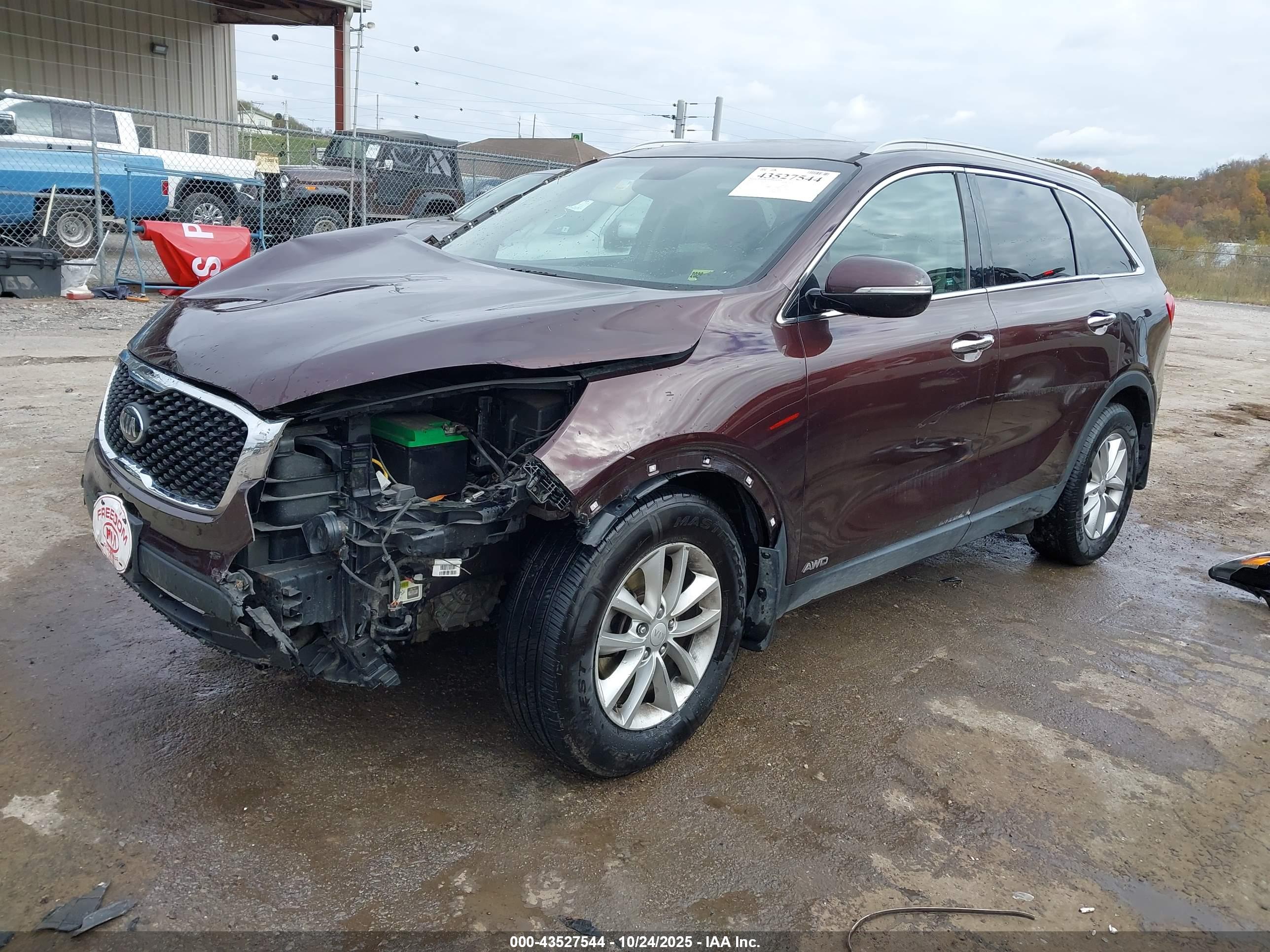 KIA SORENTO image 2