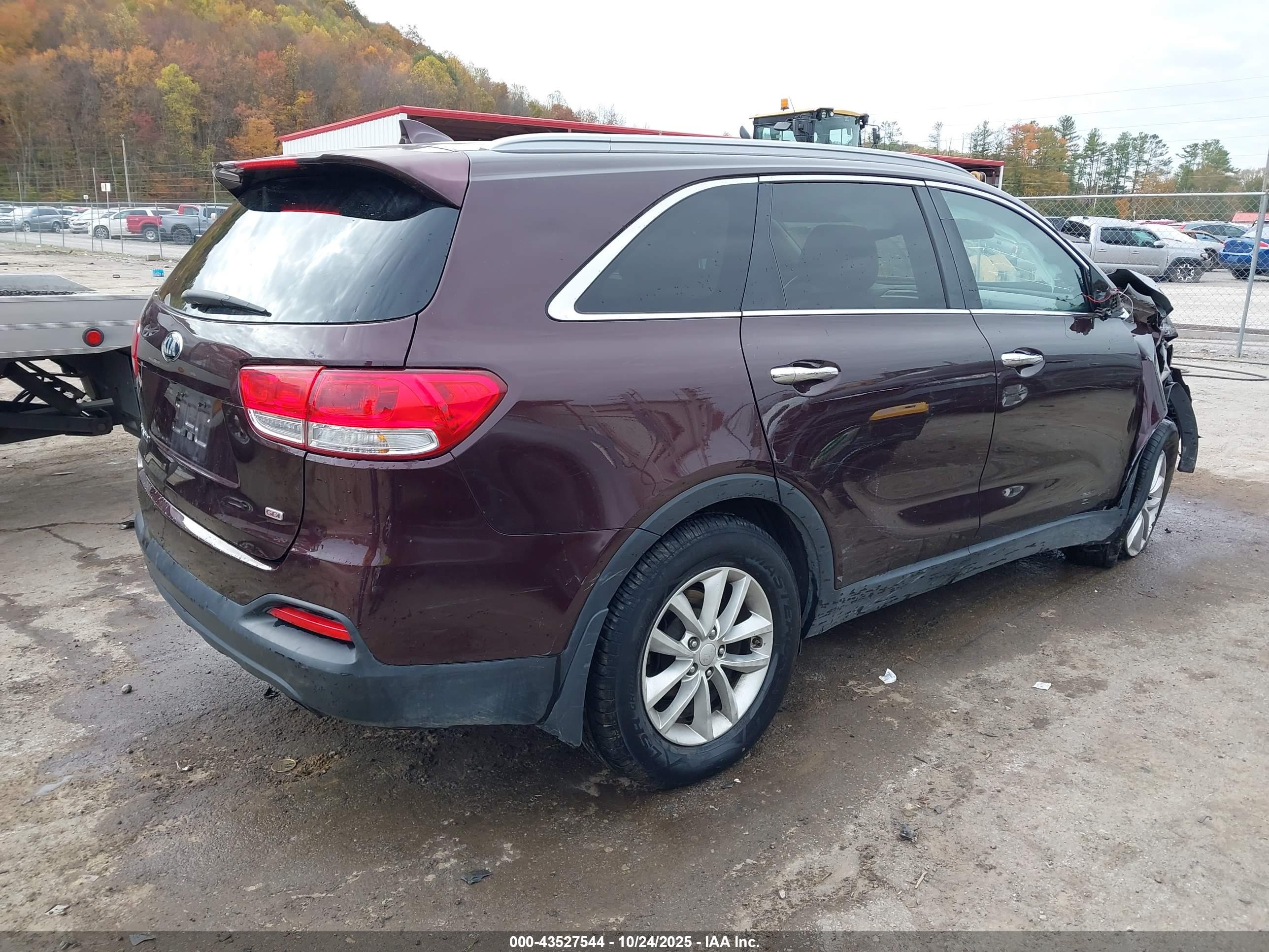 KIA SORENTO image 4