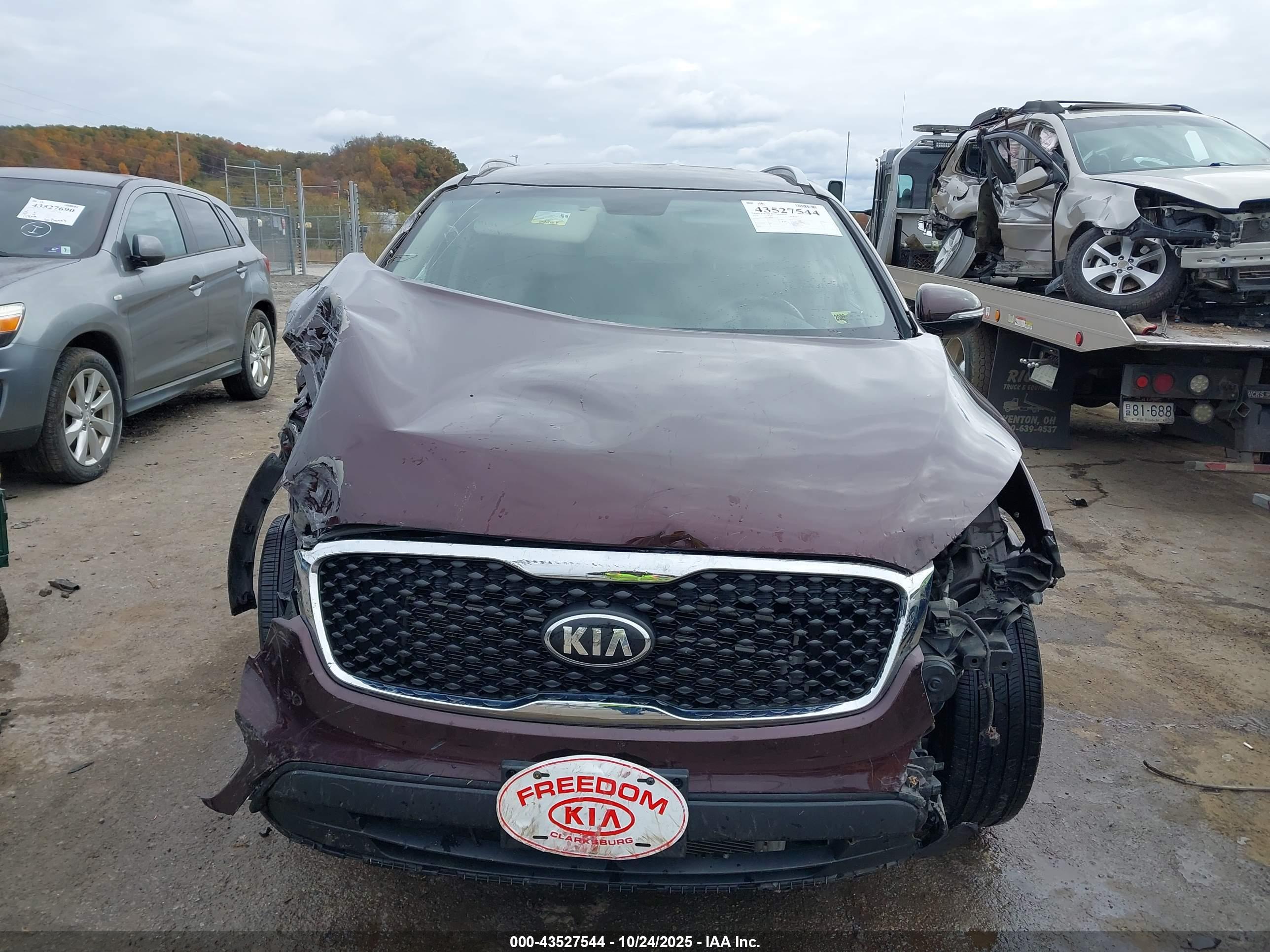 KIA SORENTO image 6