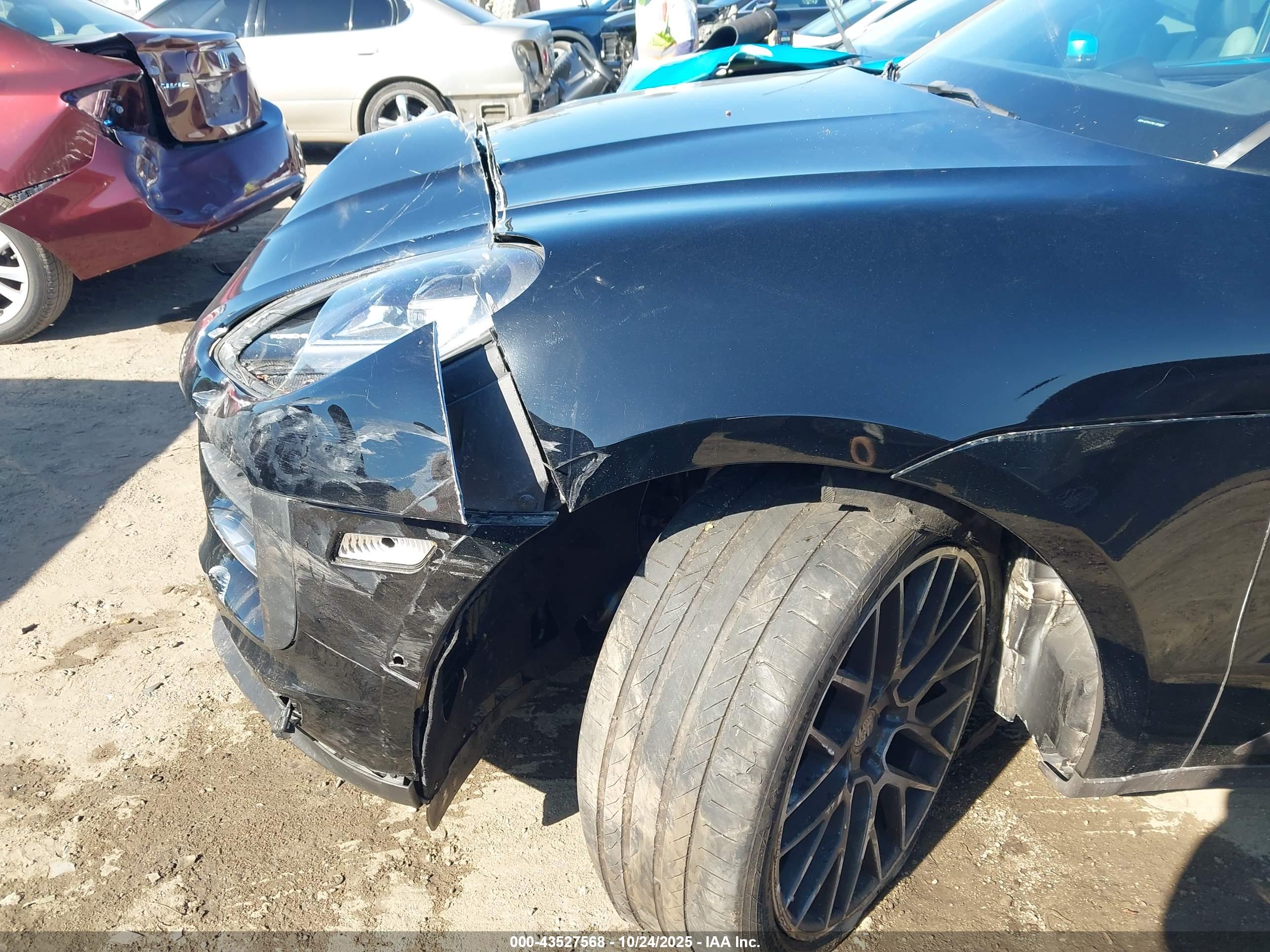 PORSCHE MACAN image 6