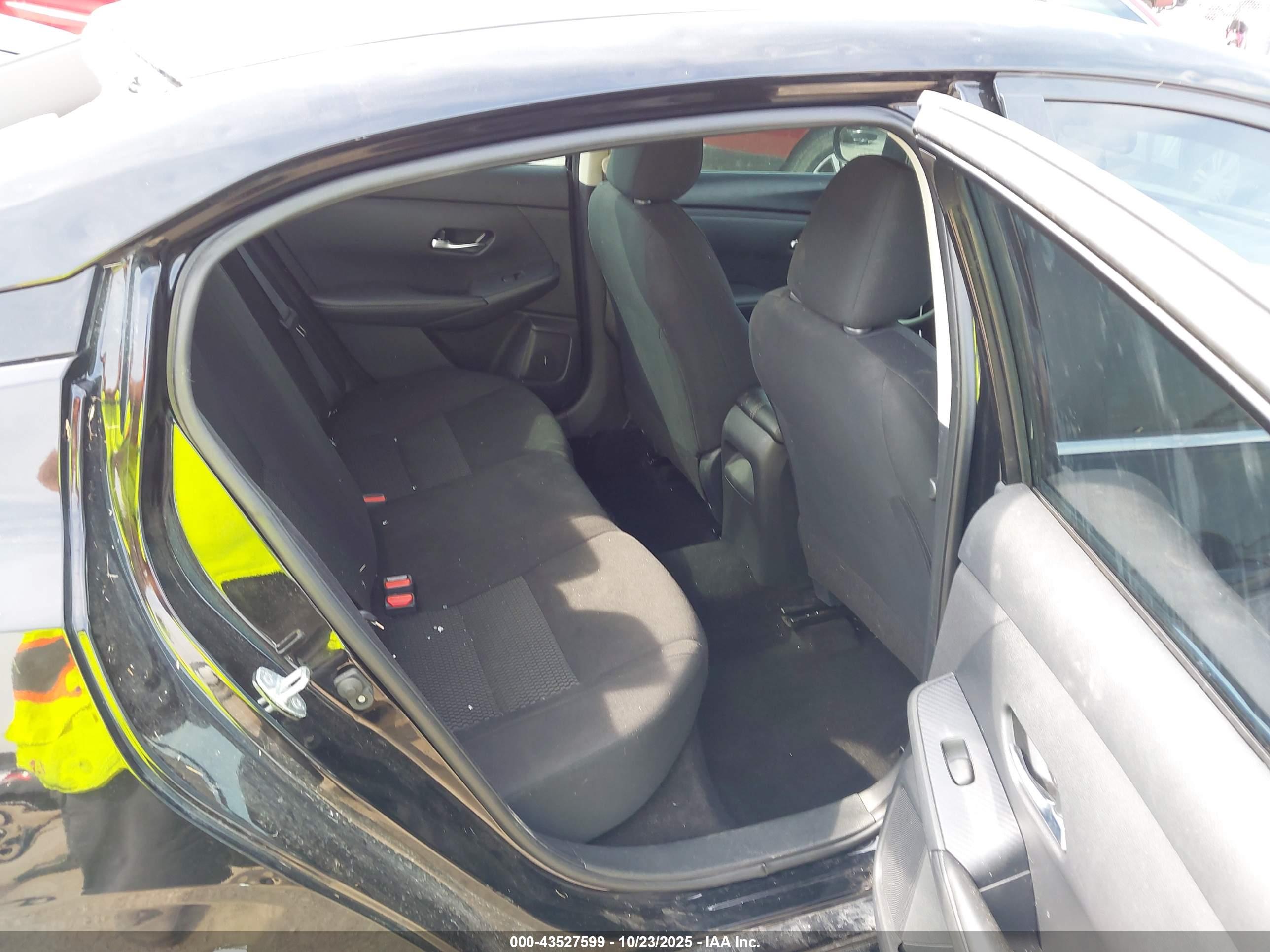 NISSAN SENTRA image 8
