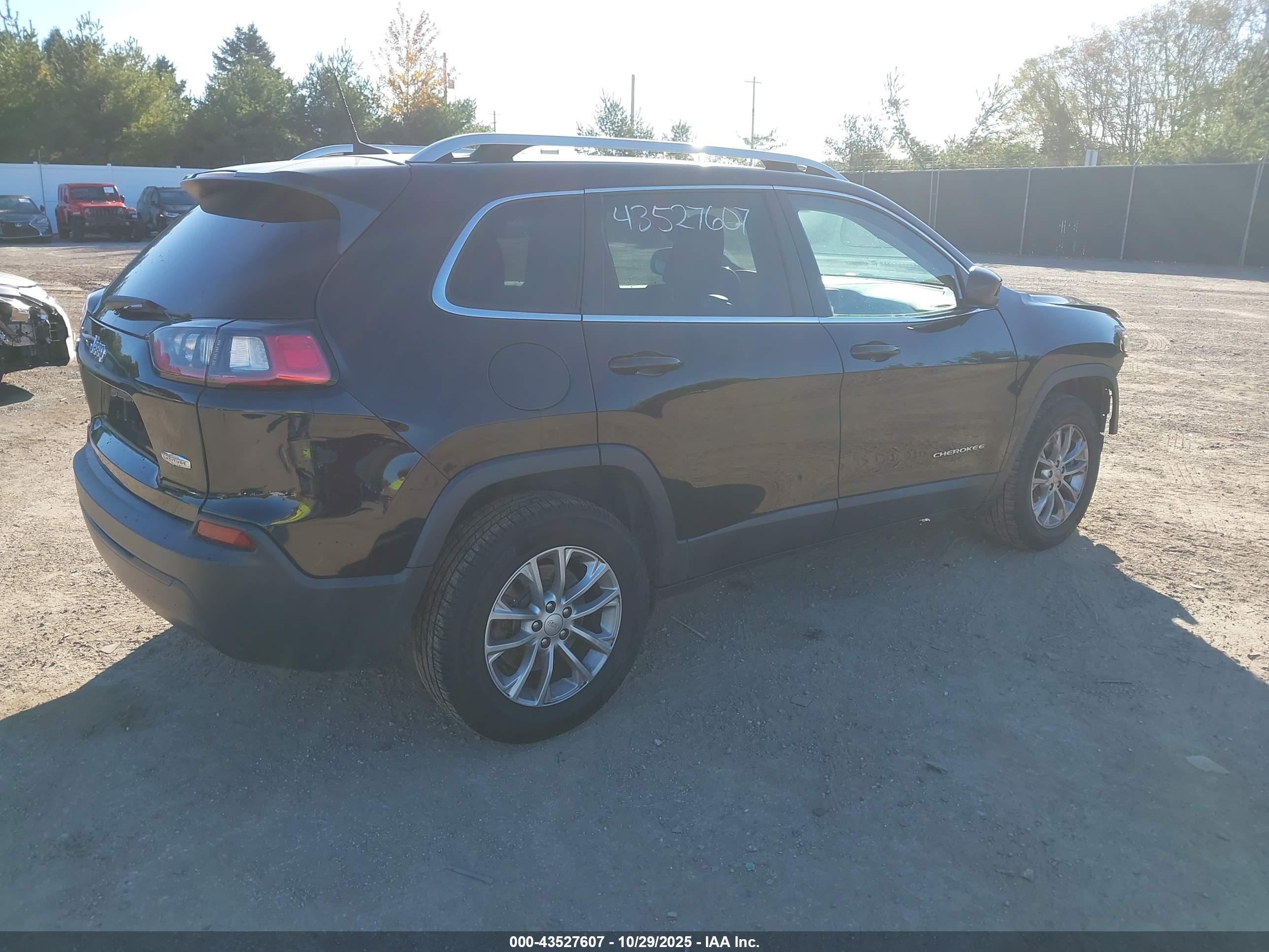 JEEP CHEROKEE image 4