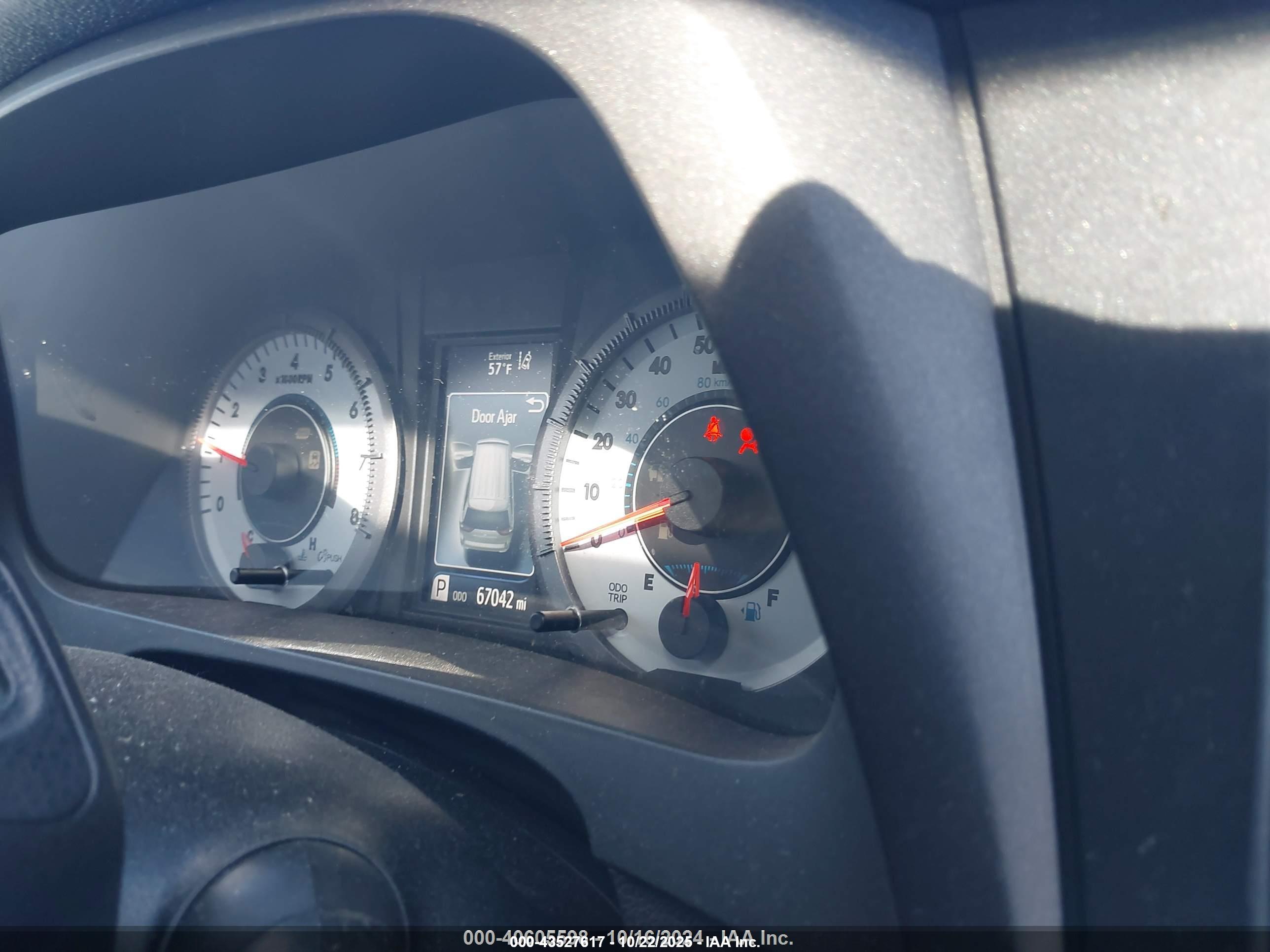 TOYOTA SIENNA image 7