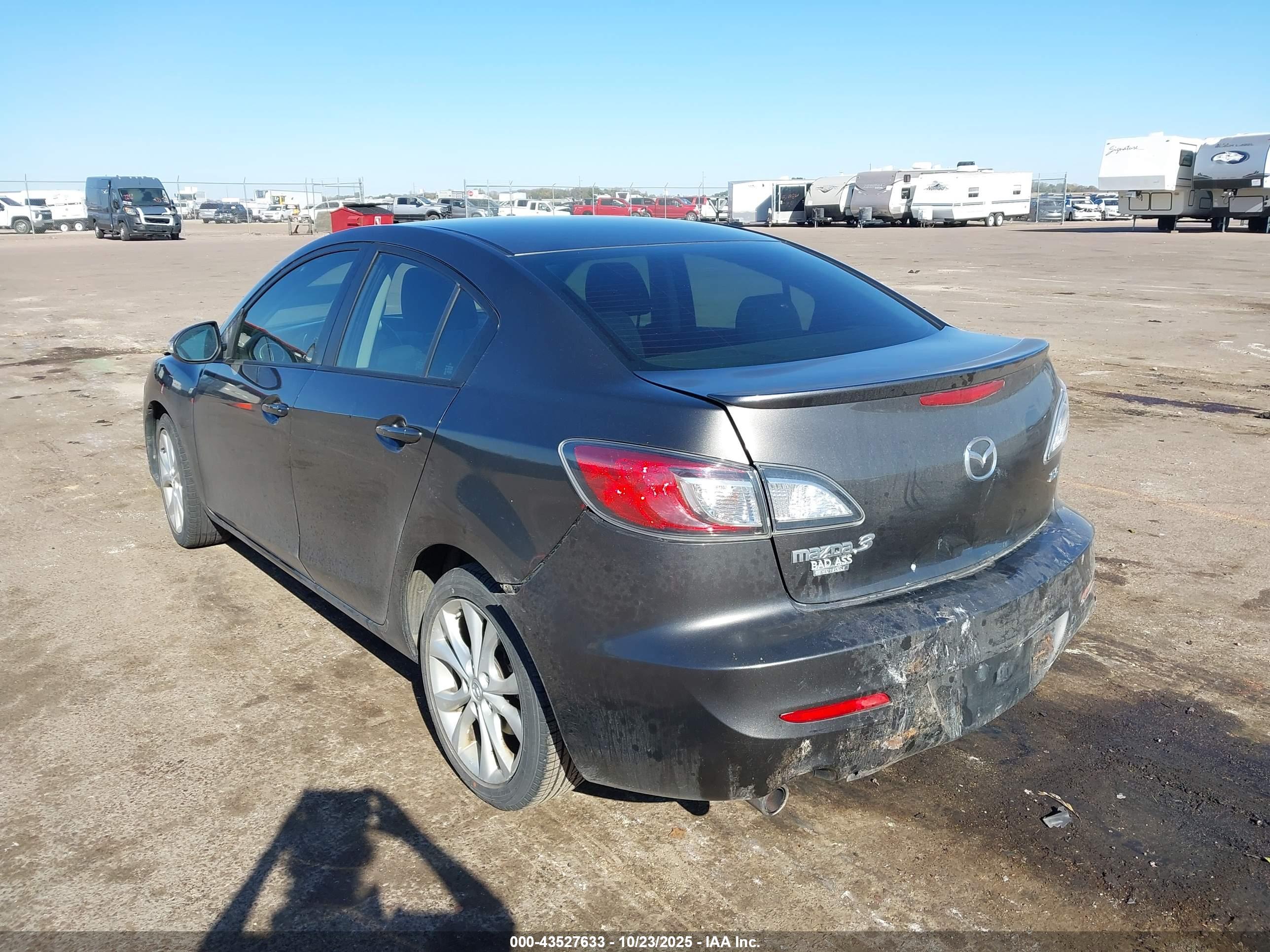 MAZDA MAZDA3 image 3