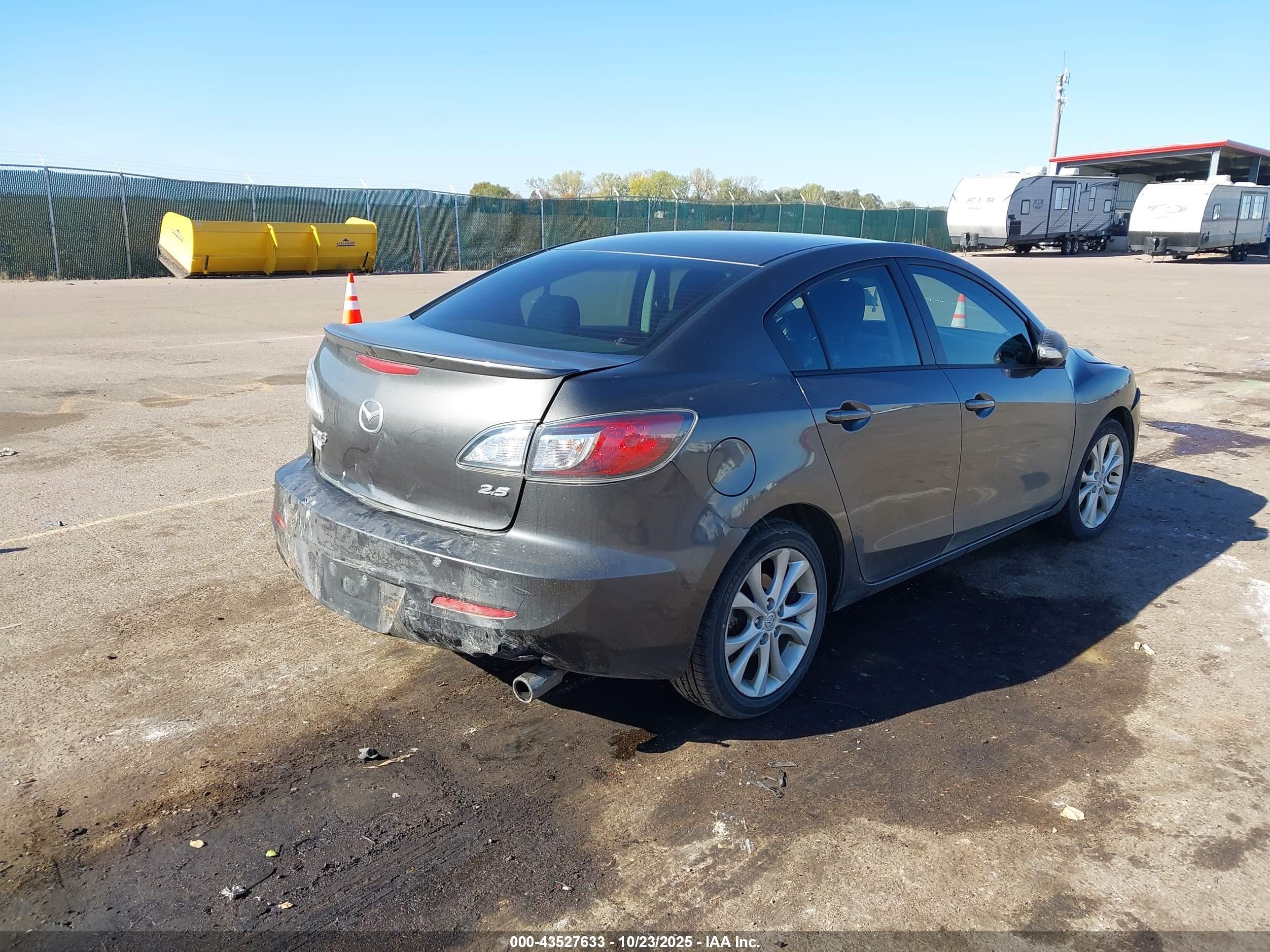 MAZDA MAZDA3 image 4