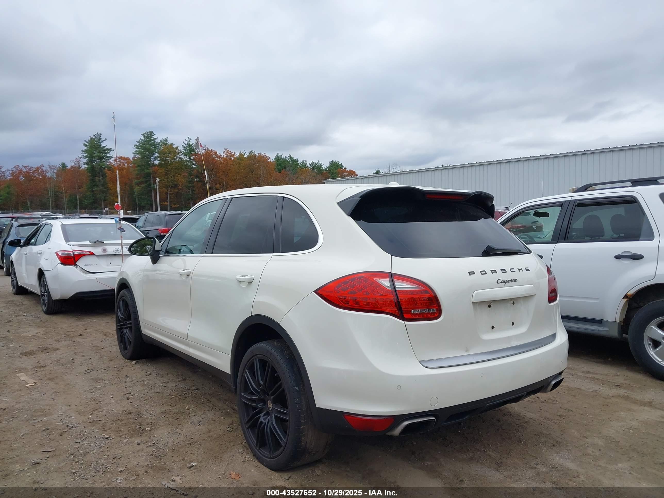 PORSCHE CAYENNE image 3