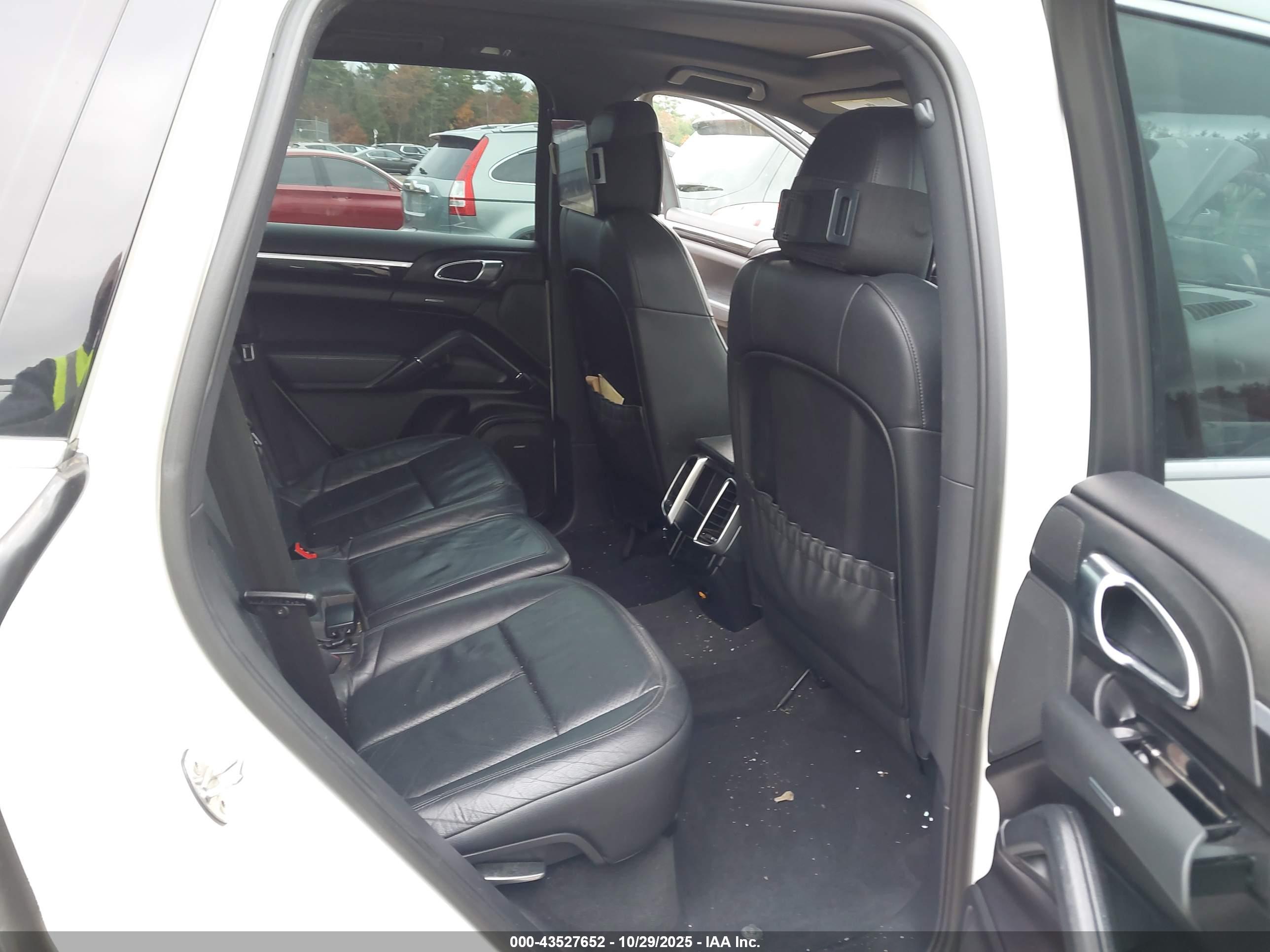 PORSCHE CAYENNE image 8