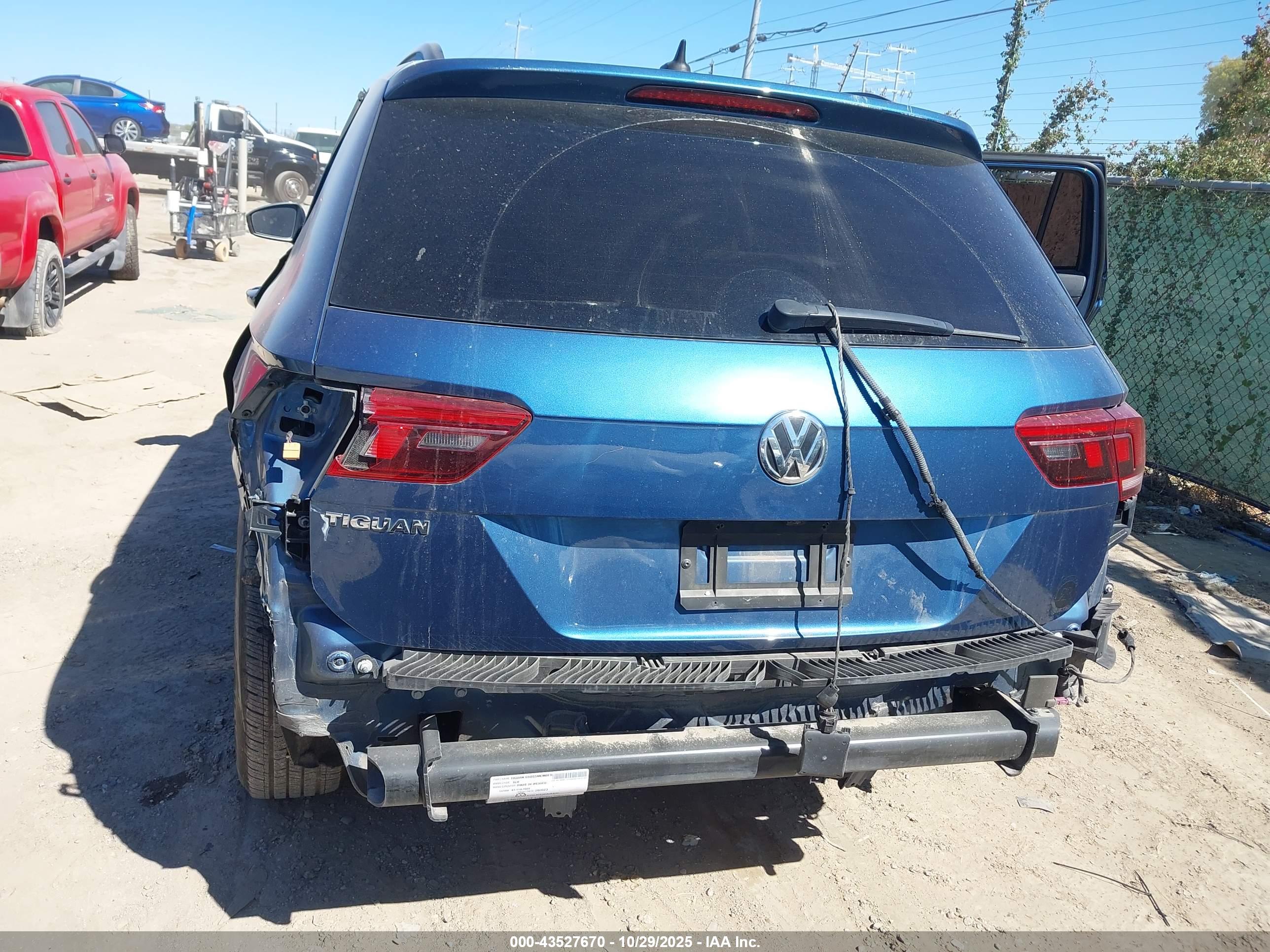 VOLKSWAGEN TIGUAN image 6
