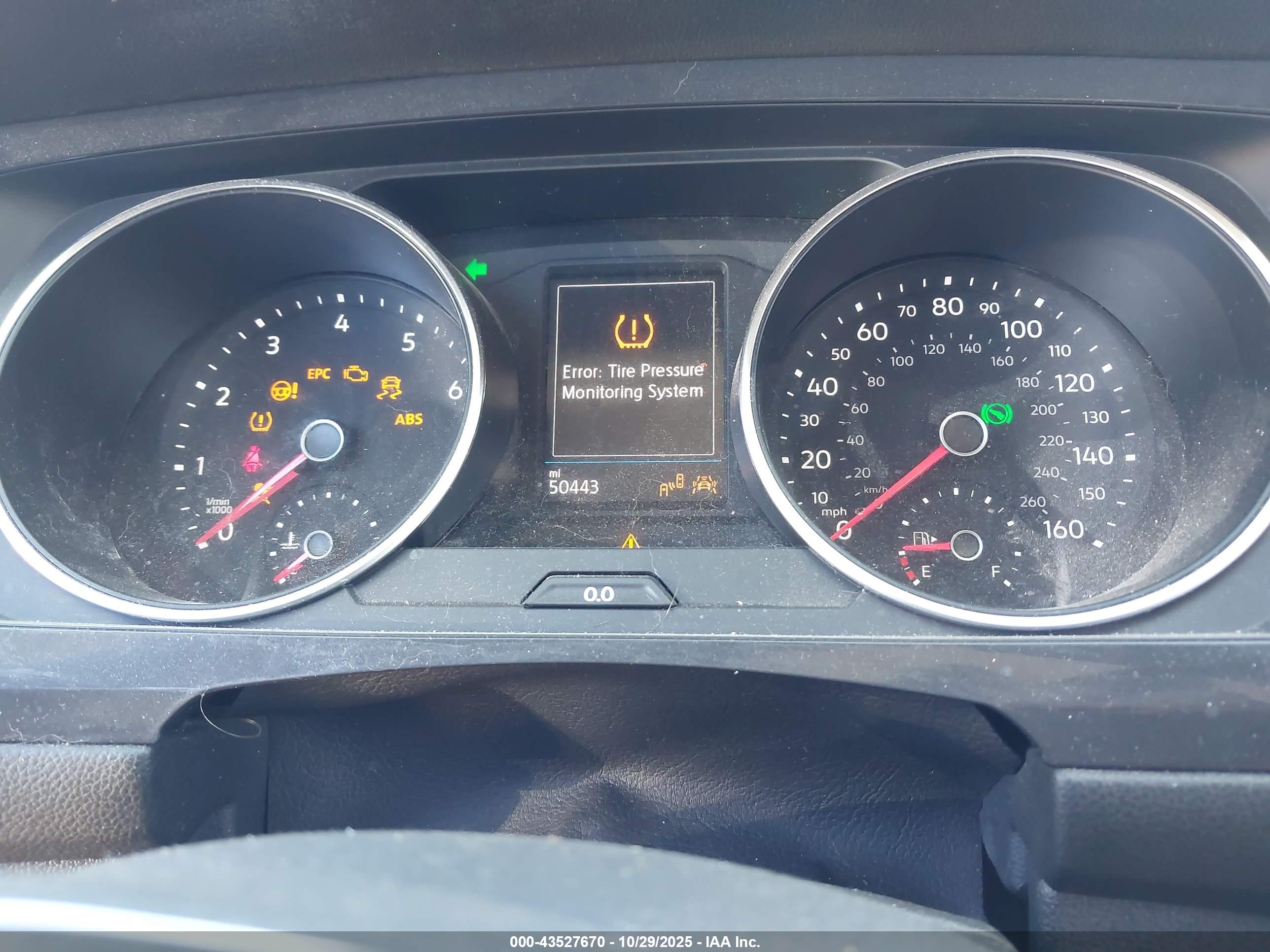 VOLKSWAGEN TIGUAN image 7