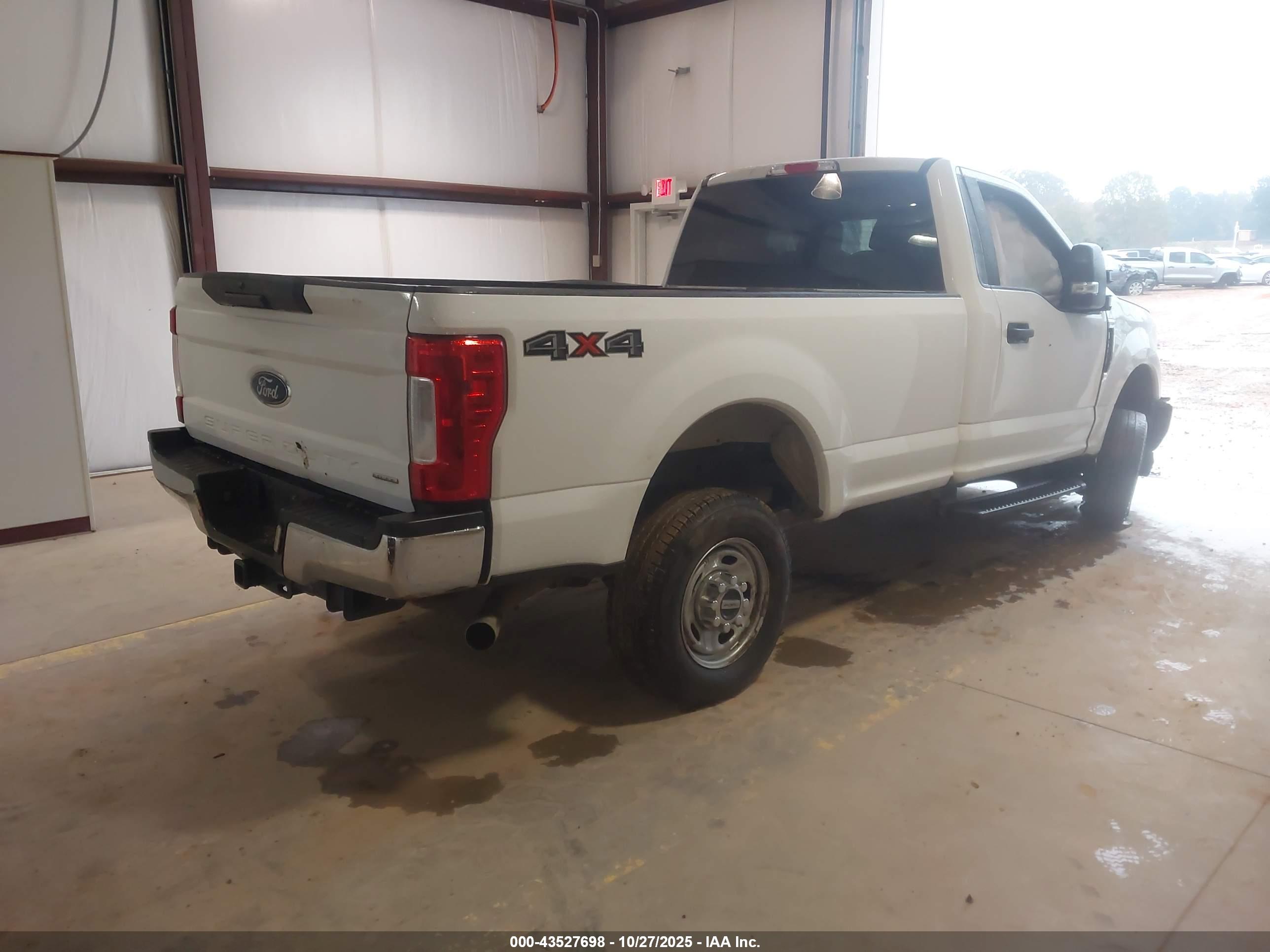 FORD F-250 image 4
