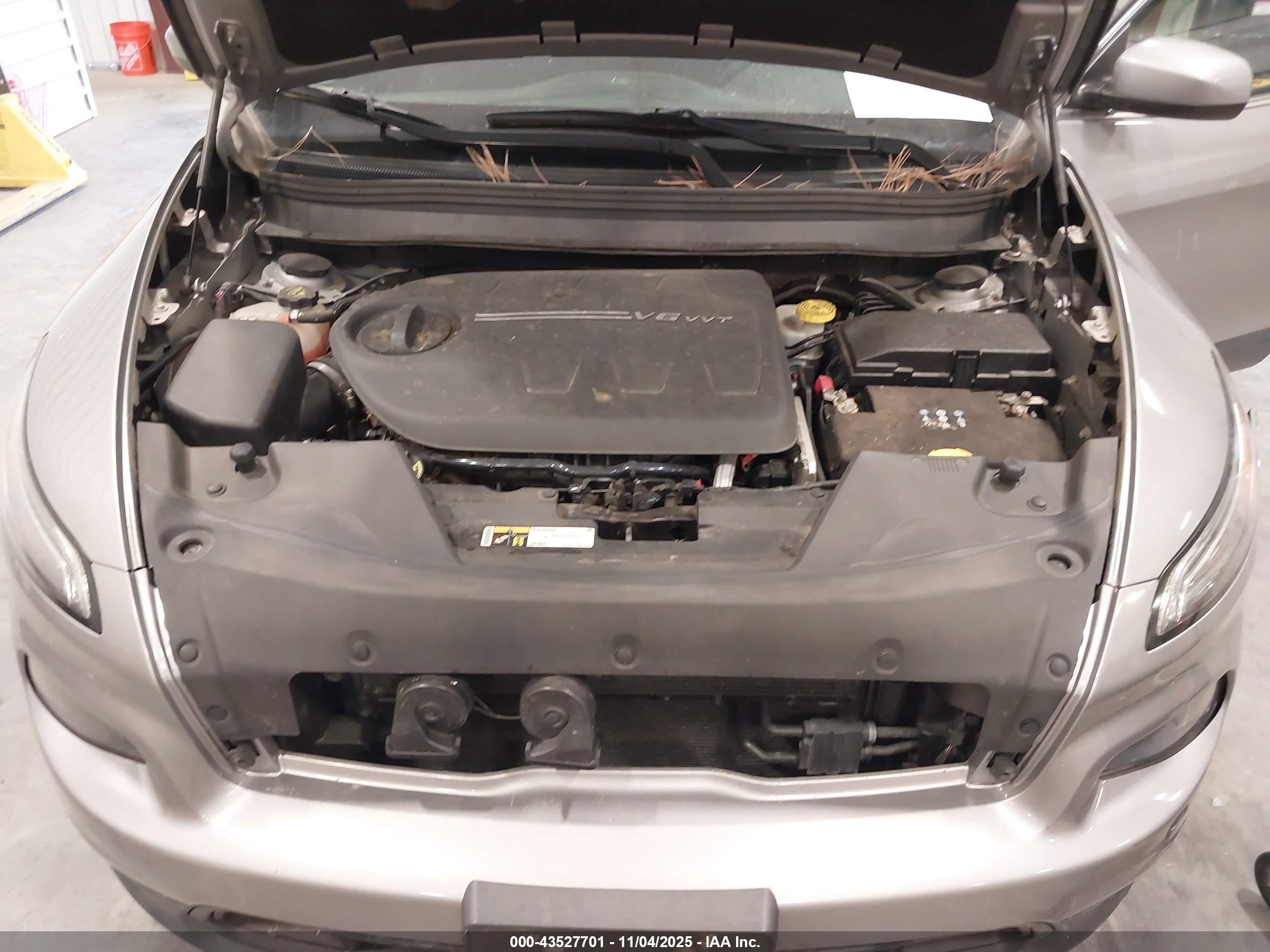 JEEP CHEROKEE image 10