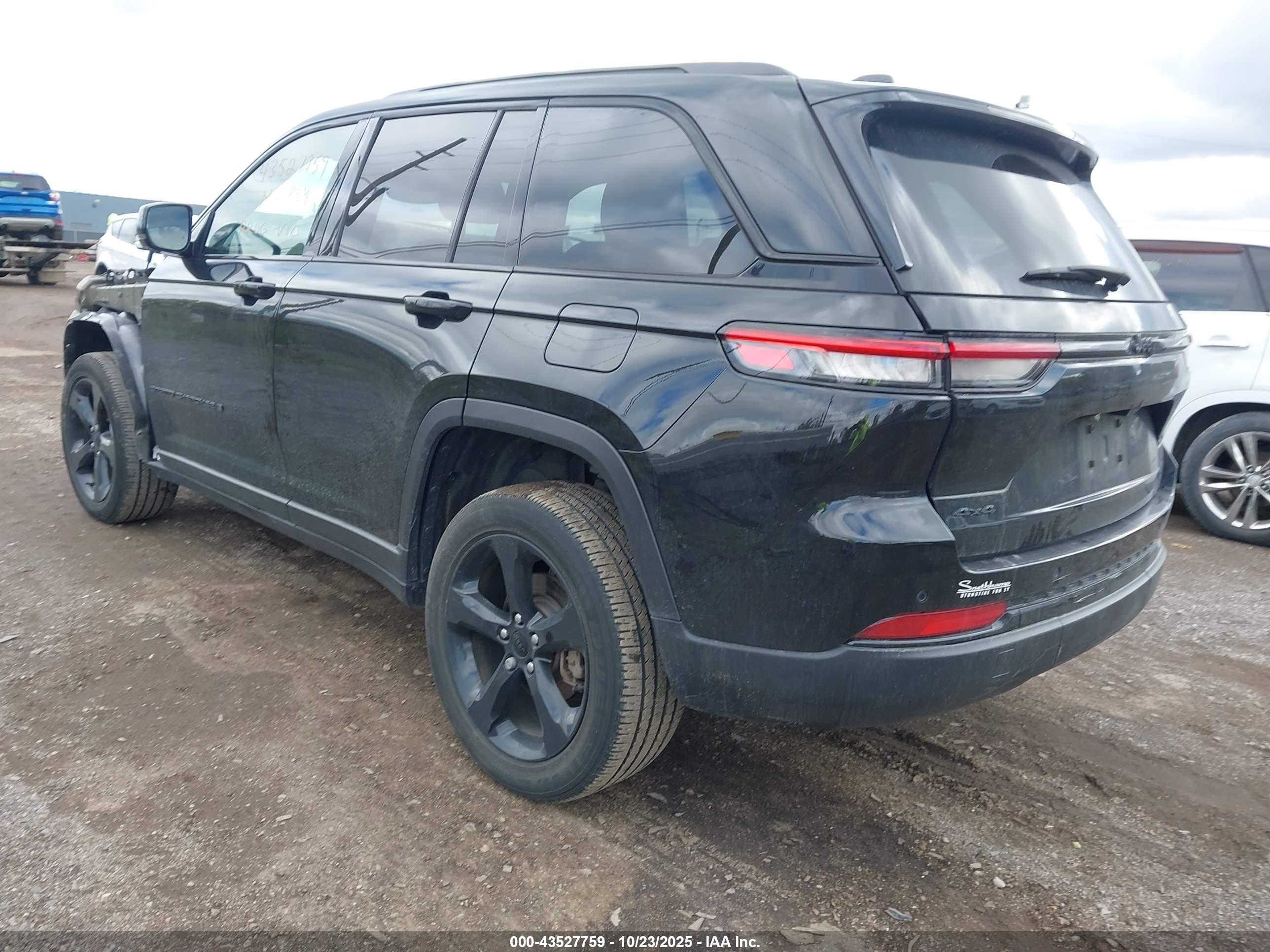 JEEP GRAND image 3