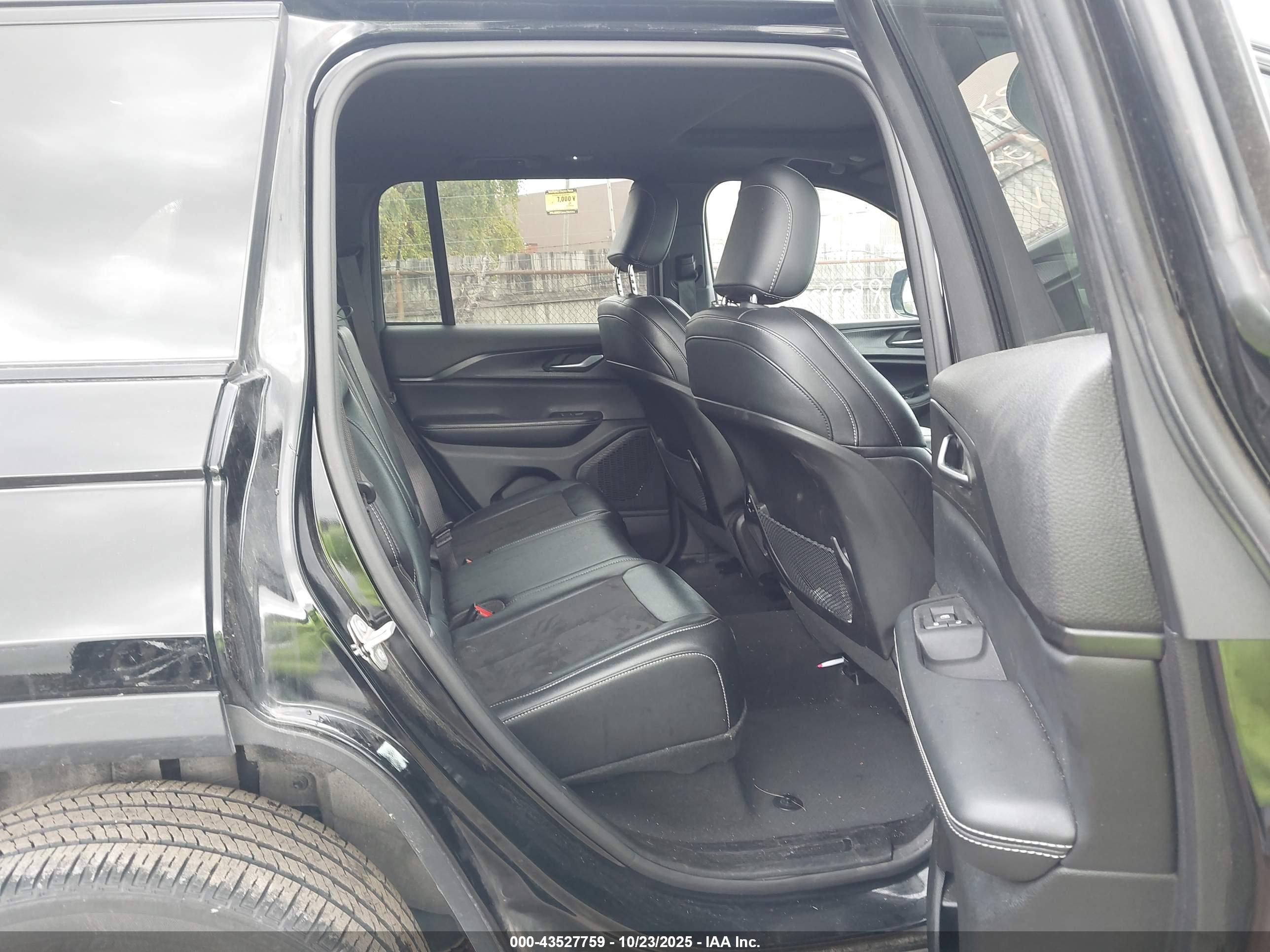 JEEP GRAND image 8