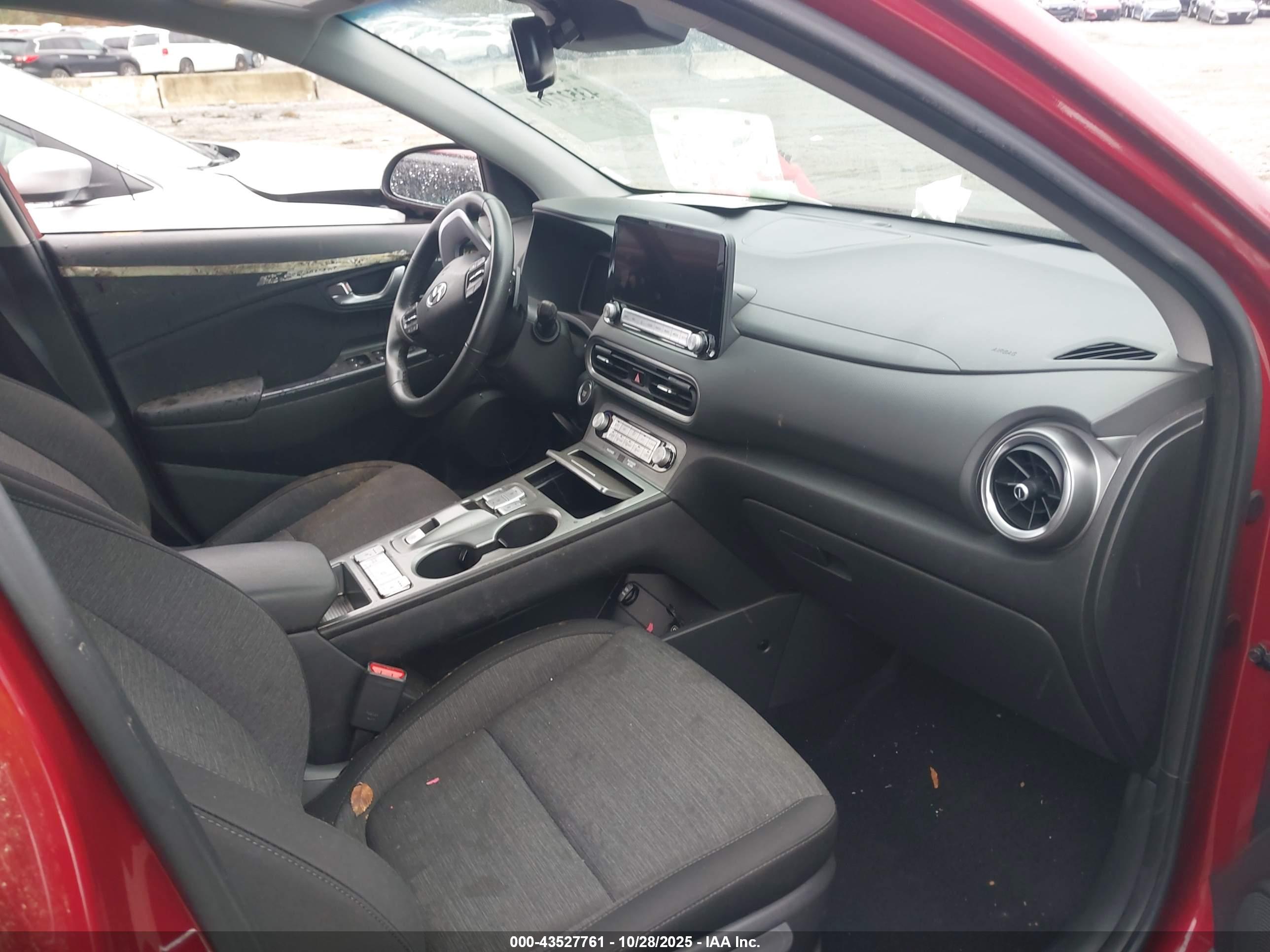 HYUNDAI KONA image 5